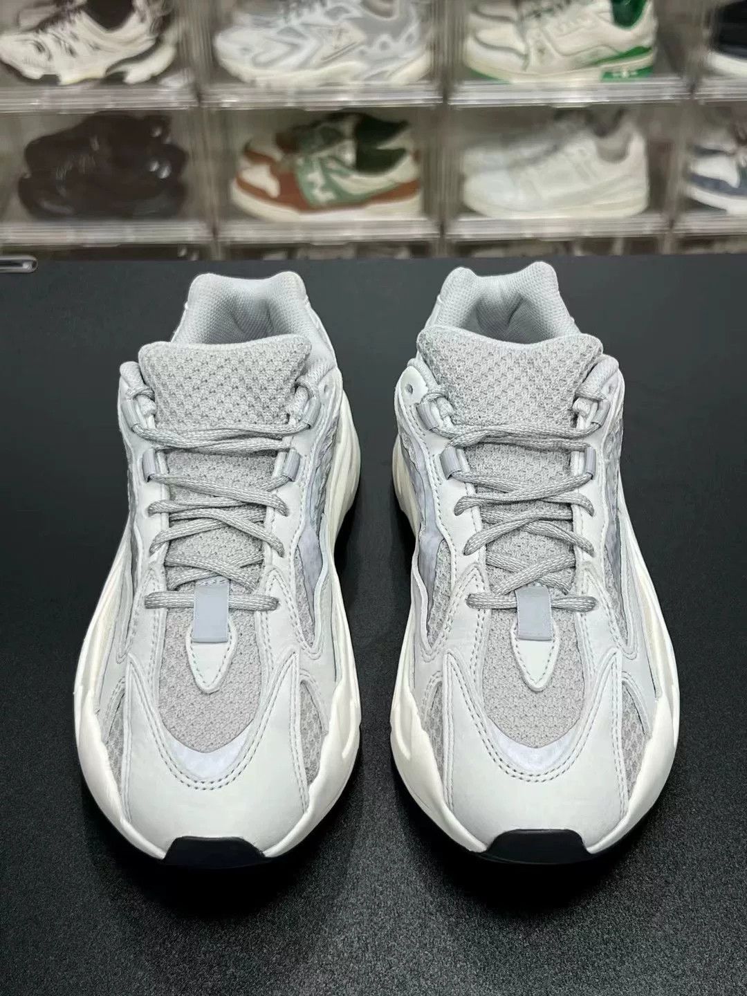 Adidas × Yeezy Adidas Yeezy 700 White Yeezy Designer Size US 10 / EU 43 - 2 Thumbnail