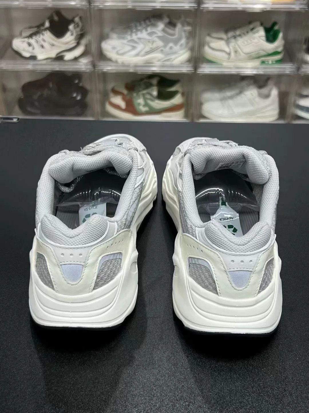 Adidas × Yeezy Adidas Yeezy 700 White Yeezy Designer Size US 10 / EU 43 - 6 Thumbnail