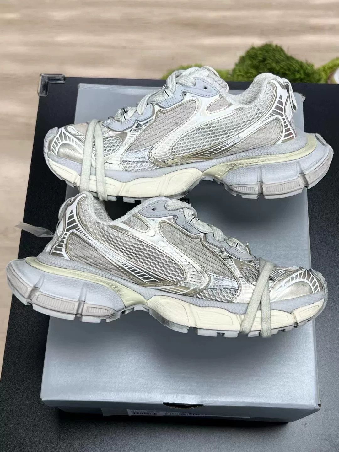 Balenciaga Balenciaga White Designer Casual Size US XXL / EU 58 / 5 - 6 Thumbnail