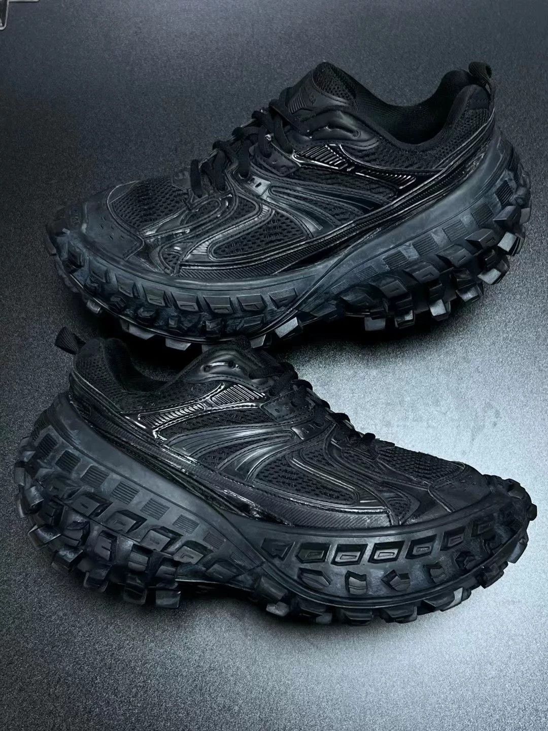 Balenciaga Balenciaga Black Shoes Low Top Size US S / EU 44-46 / 1 - 5 Thumbnail