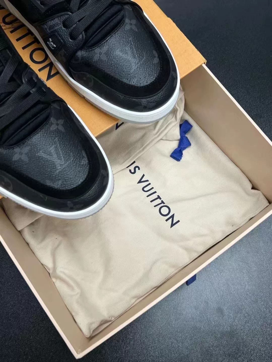 Louis Vuitton Louis Vuitton Black Designer Casual Size US S / EU 44-46 / 1 - 9 Thumbnail
