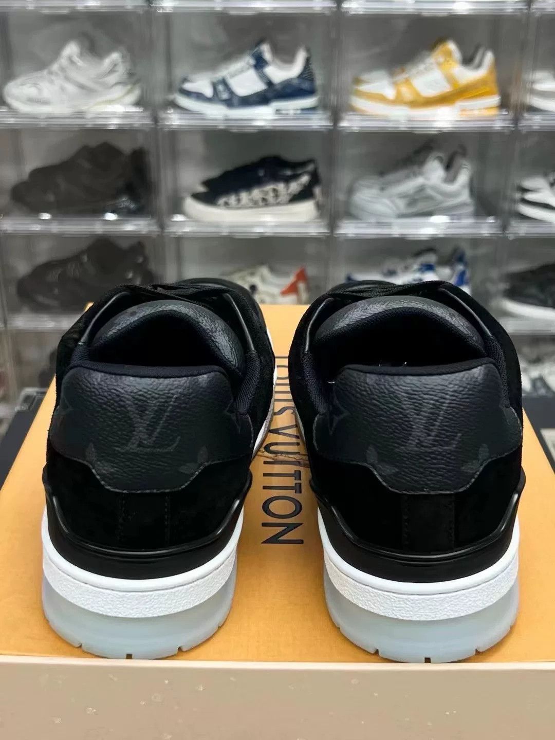 Louis Vuitton Louis Vuitton Black Designer Casual Size US S / EU 44-46 / 1 - 6 Thumbnail