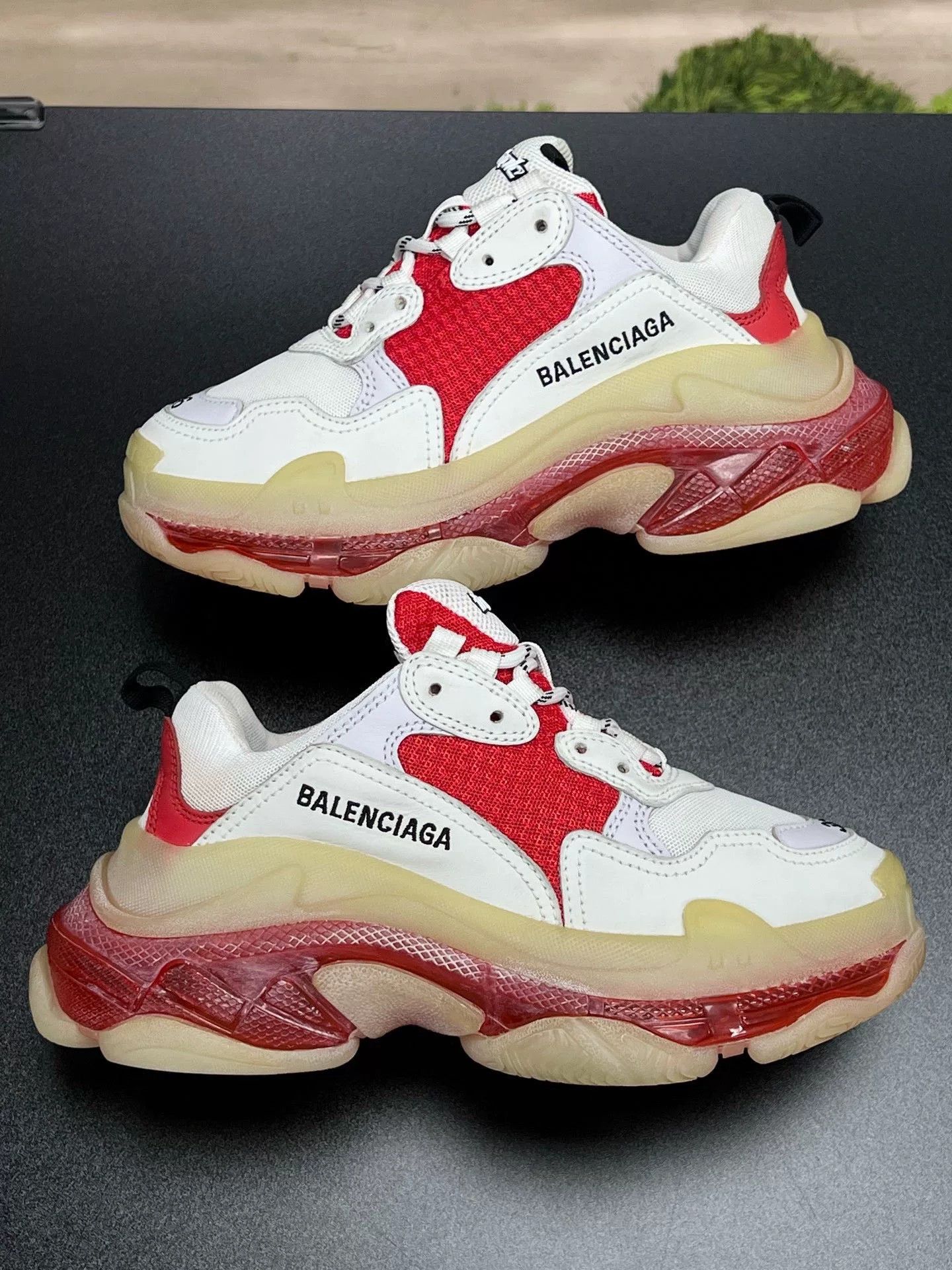 Balenciaga Balenciaga Red Designer Casual Size US S / EU 44-46 / 1 - 4 Thumbnail