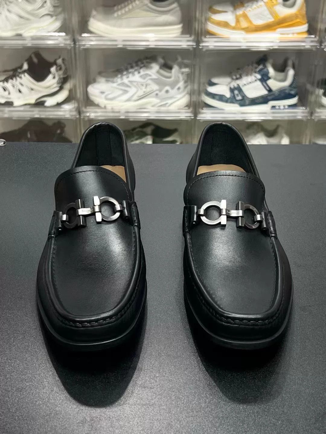 Salvatore Ferragamo Salvatore Ferragamo Shoes Low Top Size US 10 / EU 43 - 2 Thumbnail