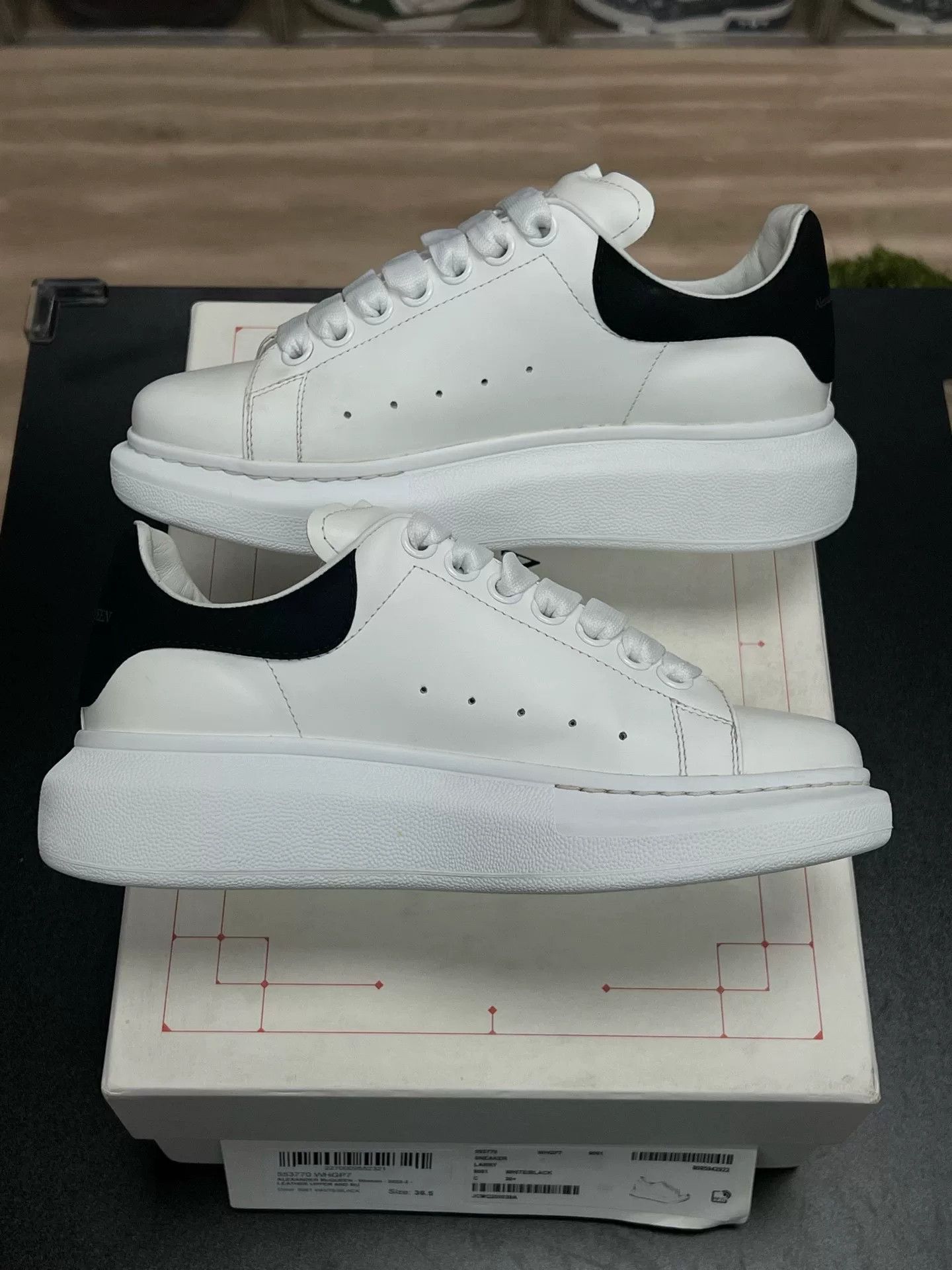 Alexander McQueen Alexander McQueen Black Shoes Low Top Size US 5 / EU 37 - 5 Thumbnail