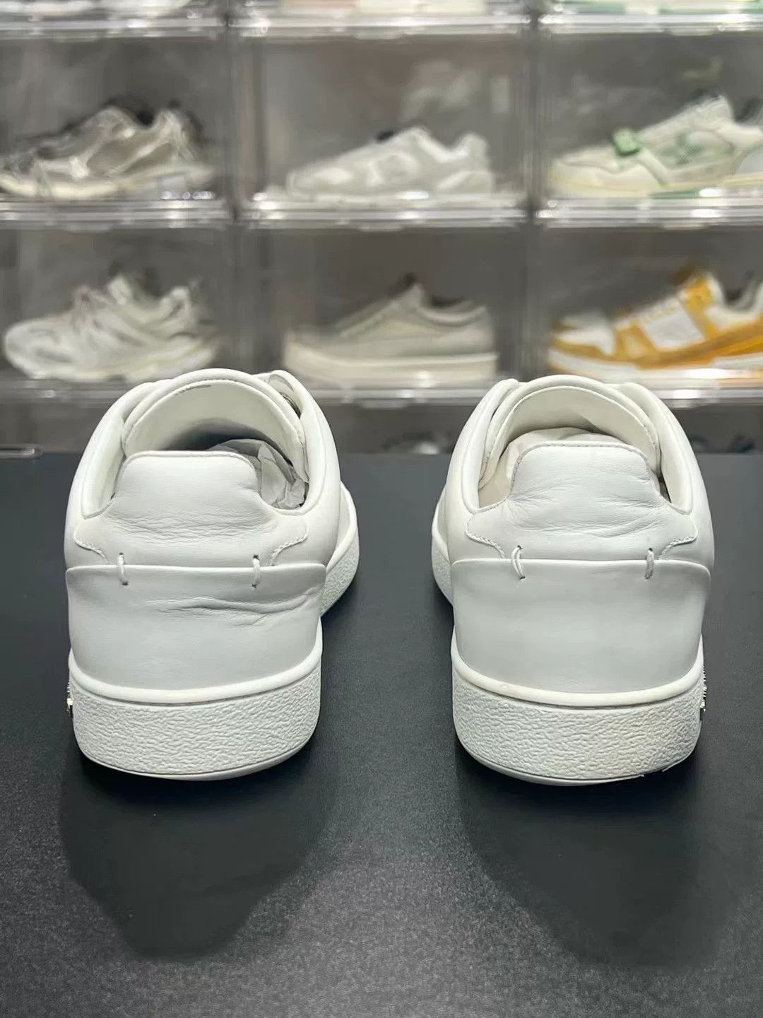 Louis Vuitton Louis Vuitton White Shoes Low Top Size US 10 / EU 43 - 6 Thumbnail