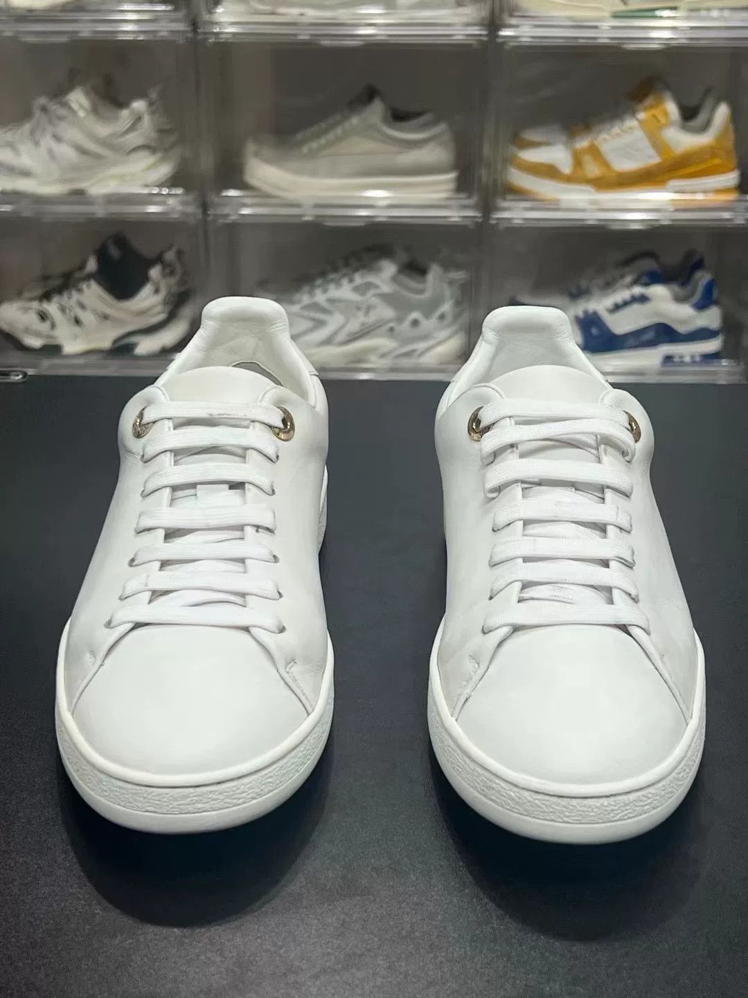 Louis Vuitton Louis Vuitton White Shoes Low Top Size US 10 / EU 43 - 2 Thumbnail
