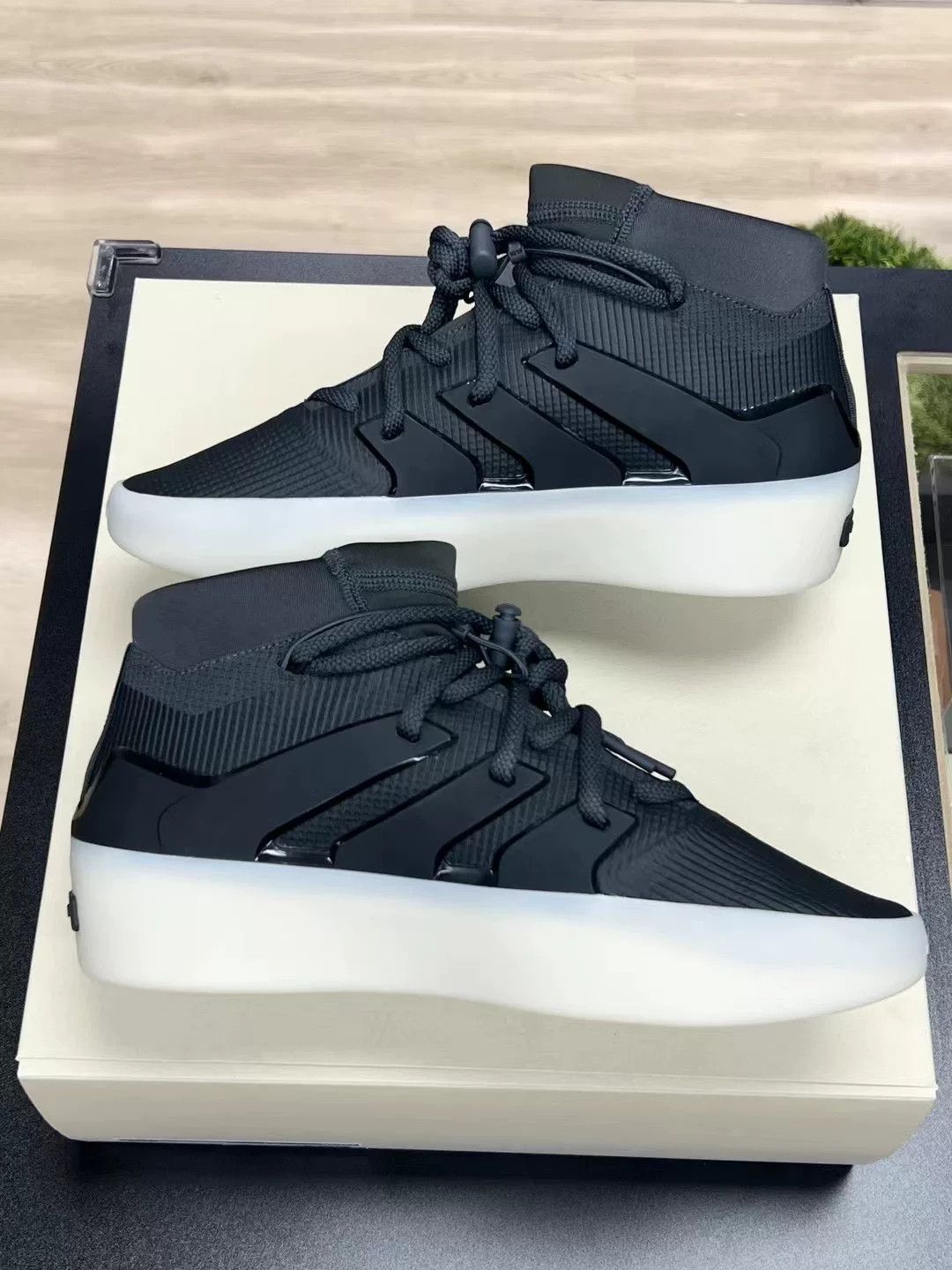 Adidas Adidas Black Designer Casual Streetwear Size US 10 / EU 43 - 6 Thumbnail