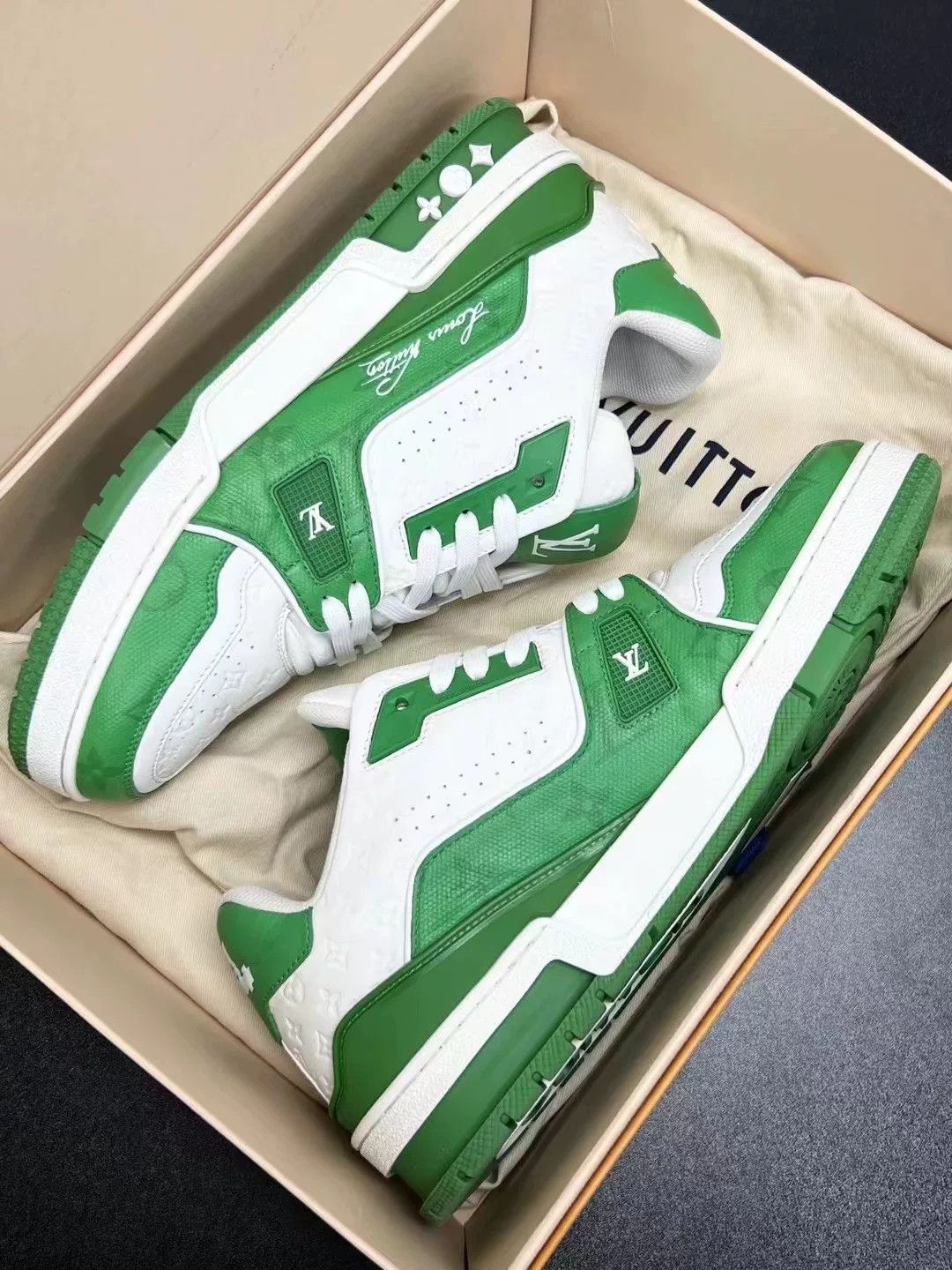 Louis Vuitton Louis Vuitton Green Designer Casual Size US S / EU 44-46 / 1 - 9 Thumbnail