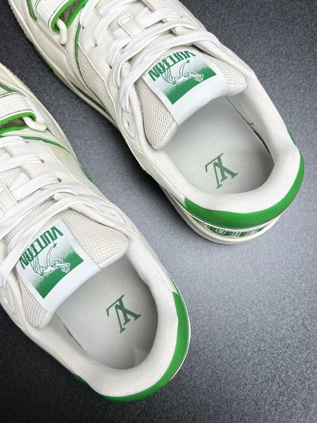 Louis Vuitton Louis Vuitton Green Velcro Designer Size US S / EU 44-46 / 1 - 4 Thumbnail