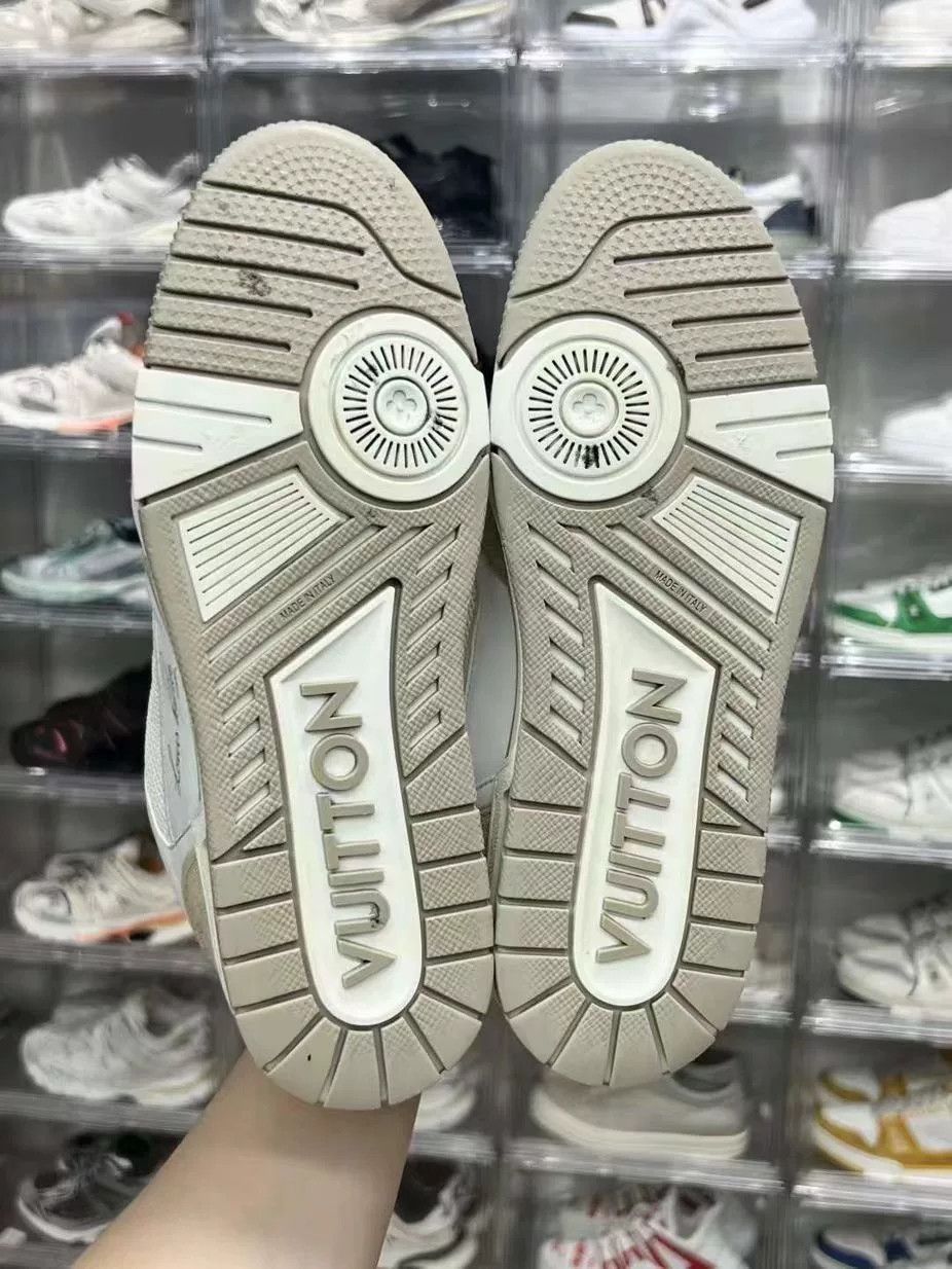 Louis Vuitton Louis Vuitton Beige Velcro Designer Size US S / EU 44-46 / 1 - 8 Thumbnail