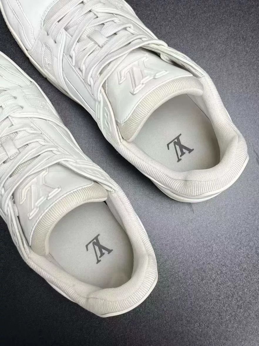 Louis Vuitton Louis Vuitton White Shoes Low Top Size US 10 / EU 43 - 4 Thumbnail