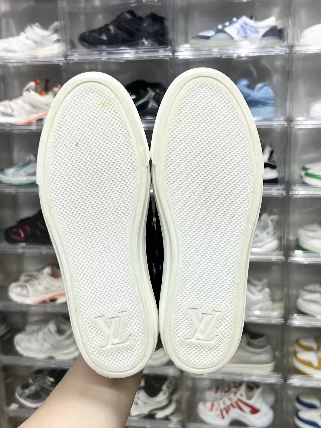 Louis Vuitton Louis Vuitton Black Shoes Low Top Size US 5 / IT 35 - 8 Thumbnail