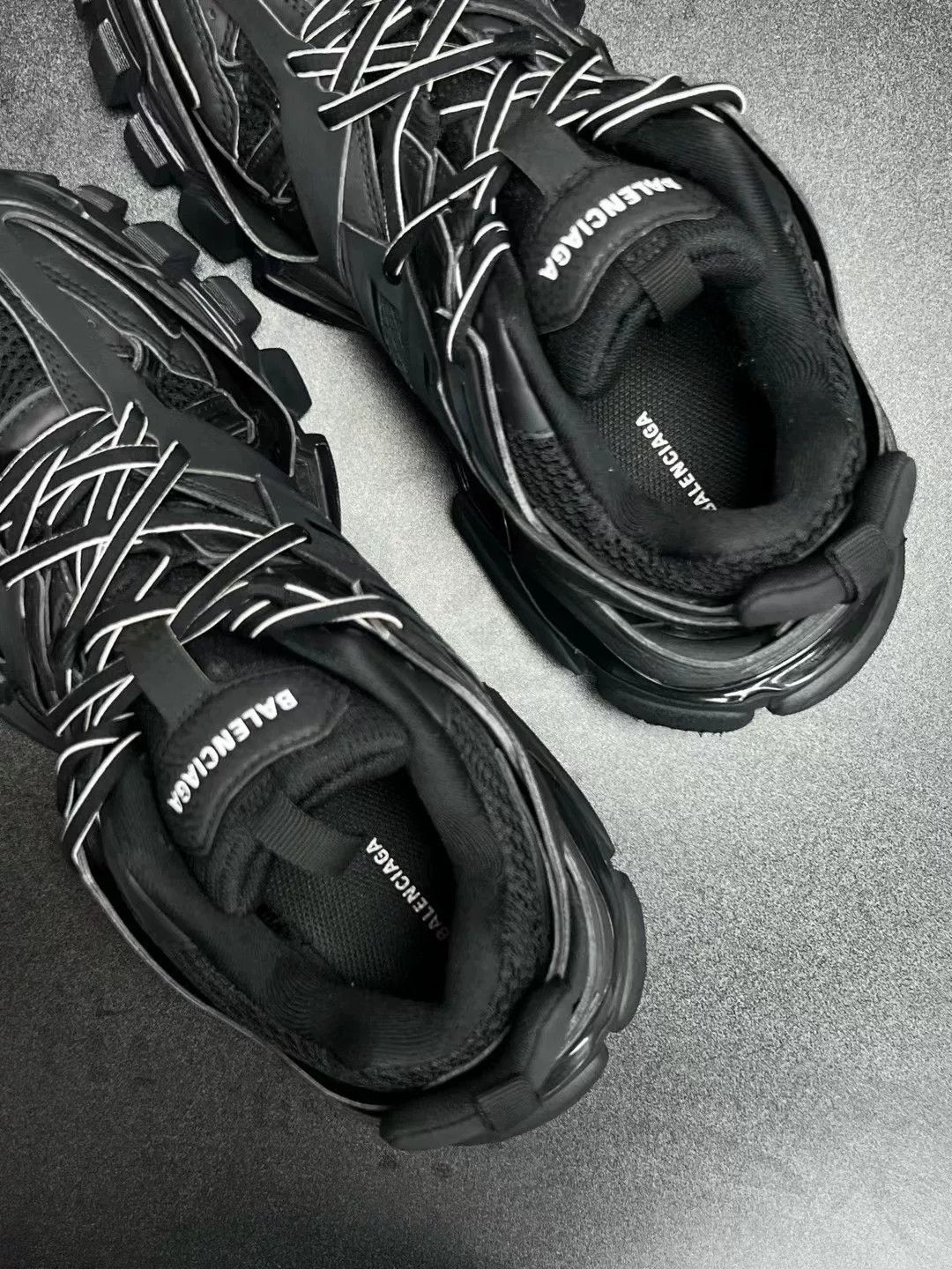 Balenciaga Balenciaga Black Designer Casual Size US S / EU 44-46 / 1 - 4 Thumbnail