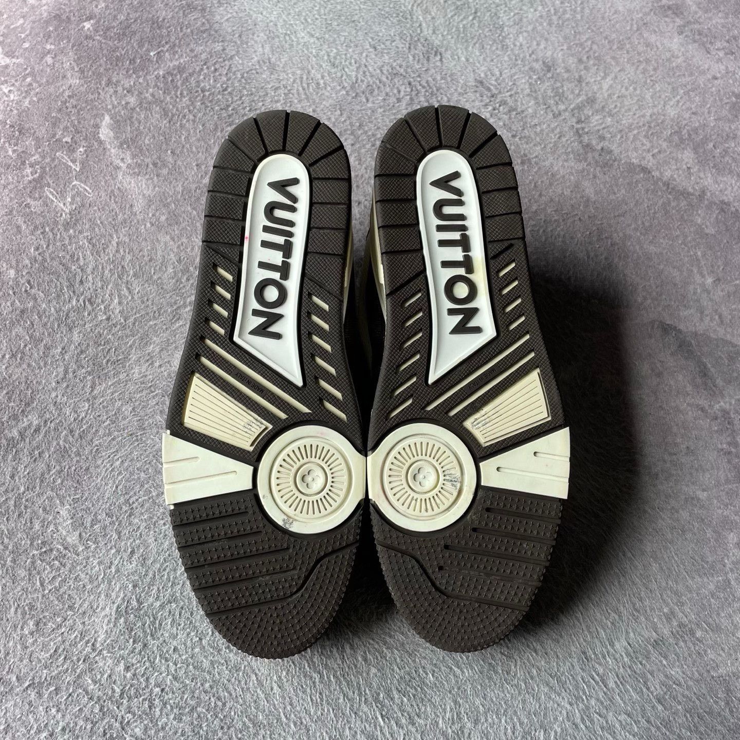 Louis Vuitton Louis Vuitton Training Multi Lowtop Sneakers 44 Men Size US 10.5 / EU 43-44 - 4 Thumbnail