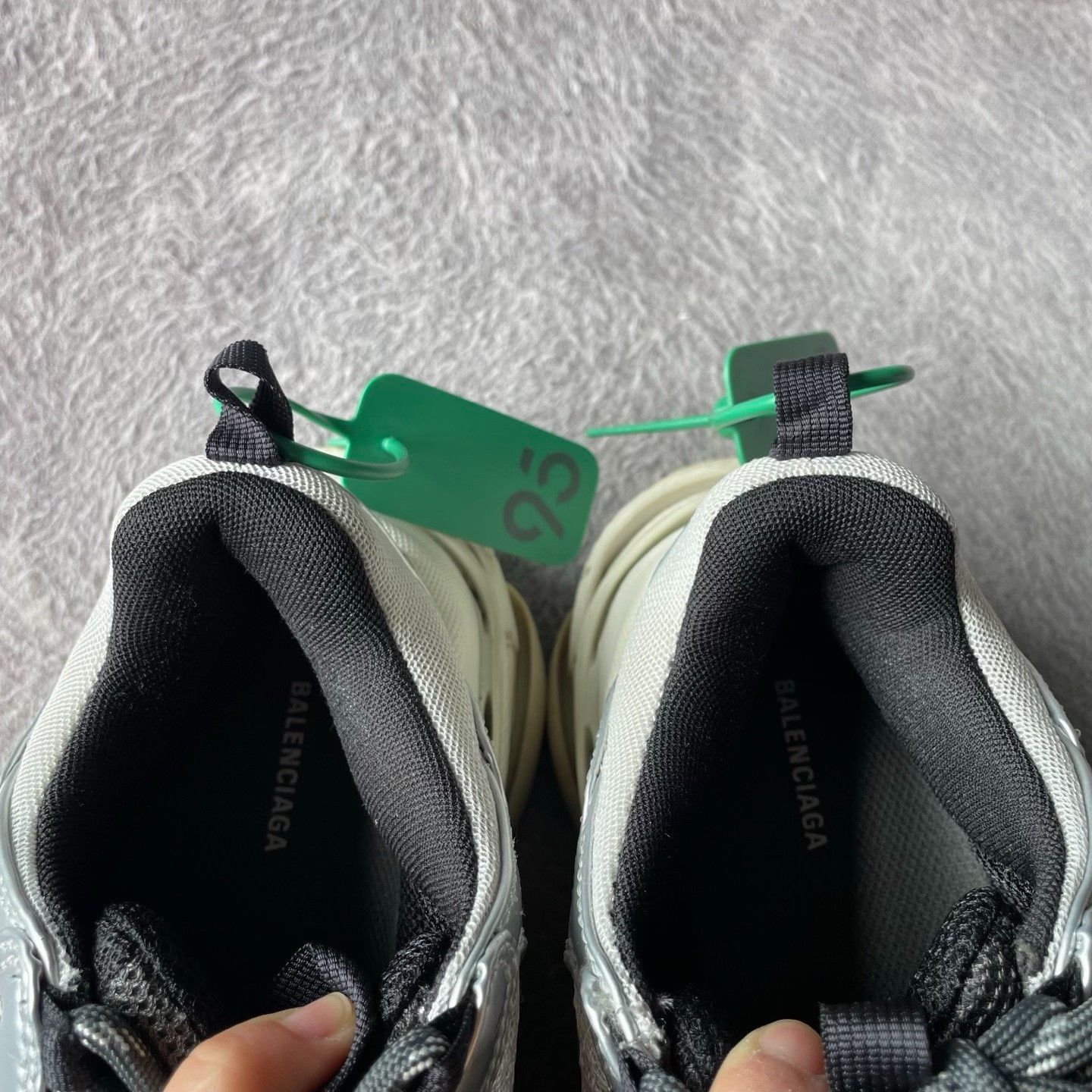 Balenciaga Balenciaga Silver Lowtop Sneakers S Women Size US 6 / IT 36 - 9 Thumbnail