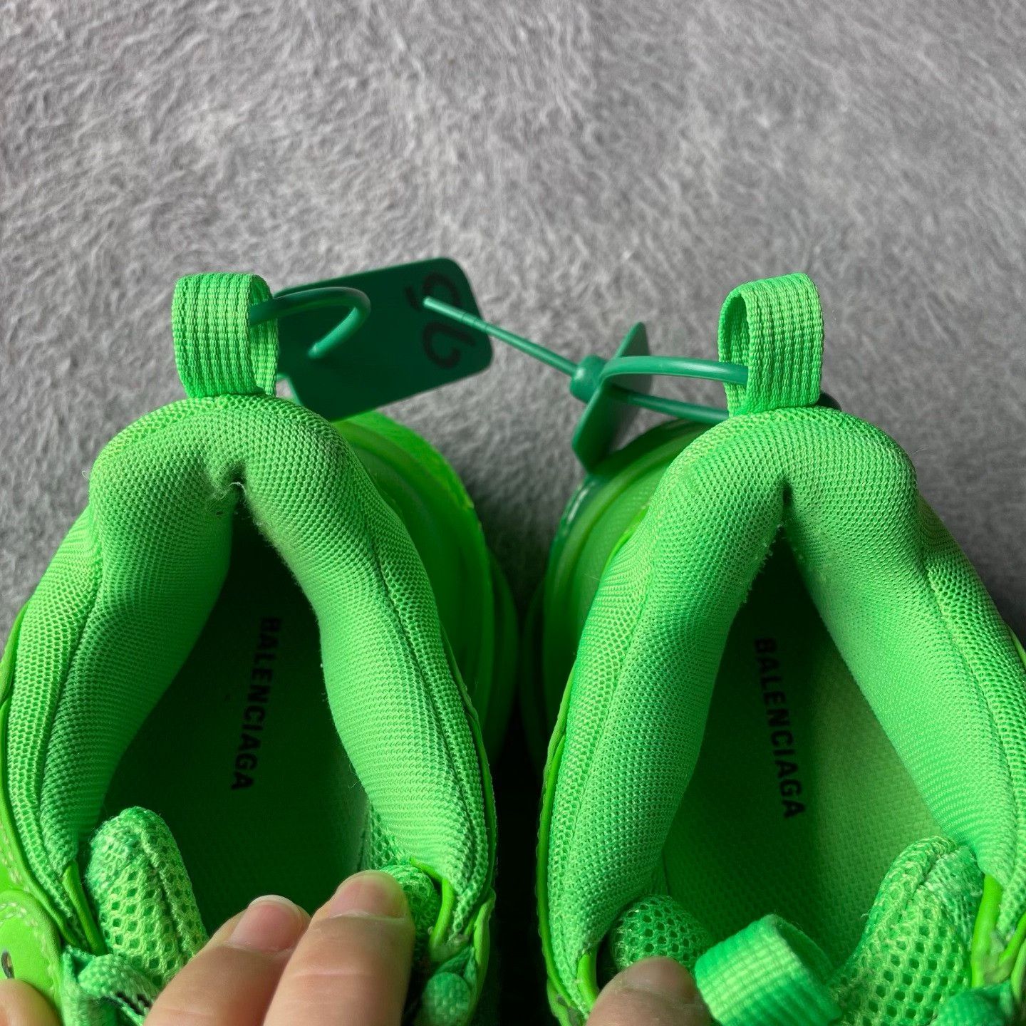 Balenciaga Balenciaga Green Lowtop Sneakers S Women Size US 6 / IT 36 - 9 Thumbnail