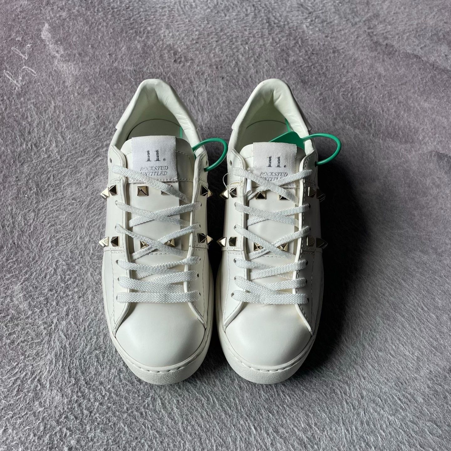 Valentino Valentino White Lowtop Sneakers S Women Size US 6 / IT 36 - 2 Thumbnail