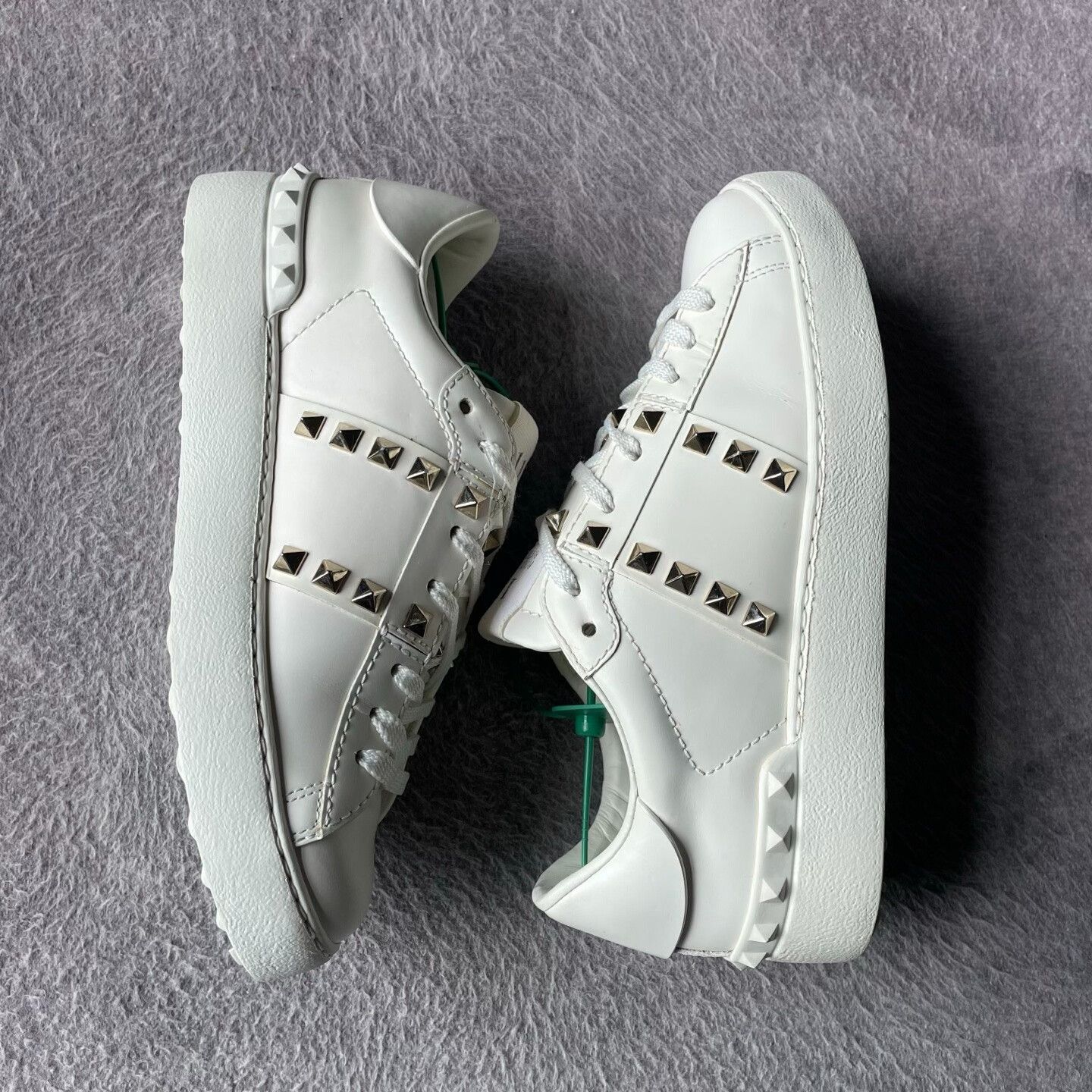 Valentino Valentino White Lowtop Sneakers S Women Size US 6 / IT 36 - 7 Thumbnail