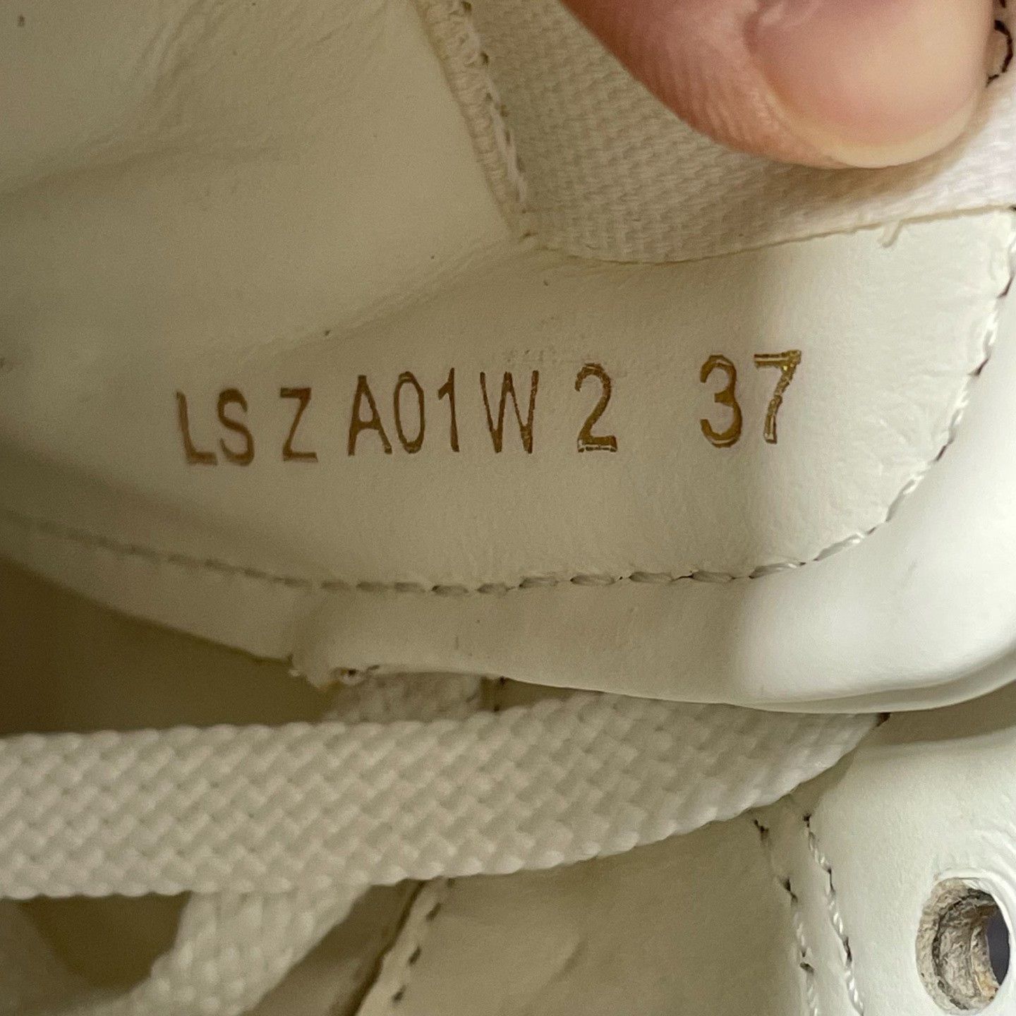 Valentino Valentino White Lowtop Sneakers S Women Size US 6 / IT 36 - 5 Thumbnail