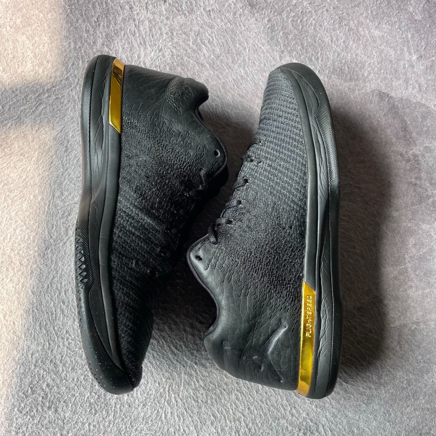 Nike Nike Black Lowtop Sneakers 31 Men Size US 5 / EU 37 - 7 Thumbnail