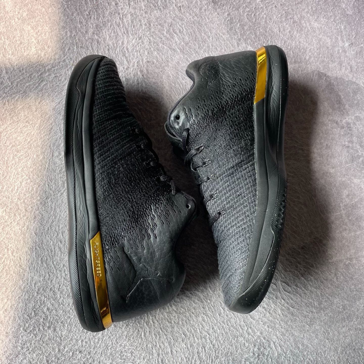 Nike Nike Black Lowtop Sneakers 31 Men Size US 5 / EU 37 - 6 Thumbnail