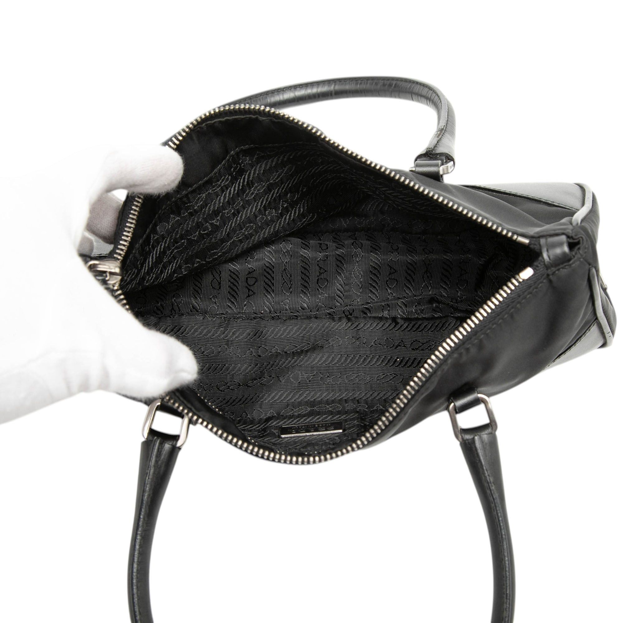 Prada Vitello Trimmed Tessuto Handbag Size ONE SIZE - 4 Thumbnail