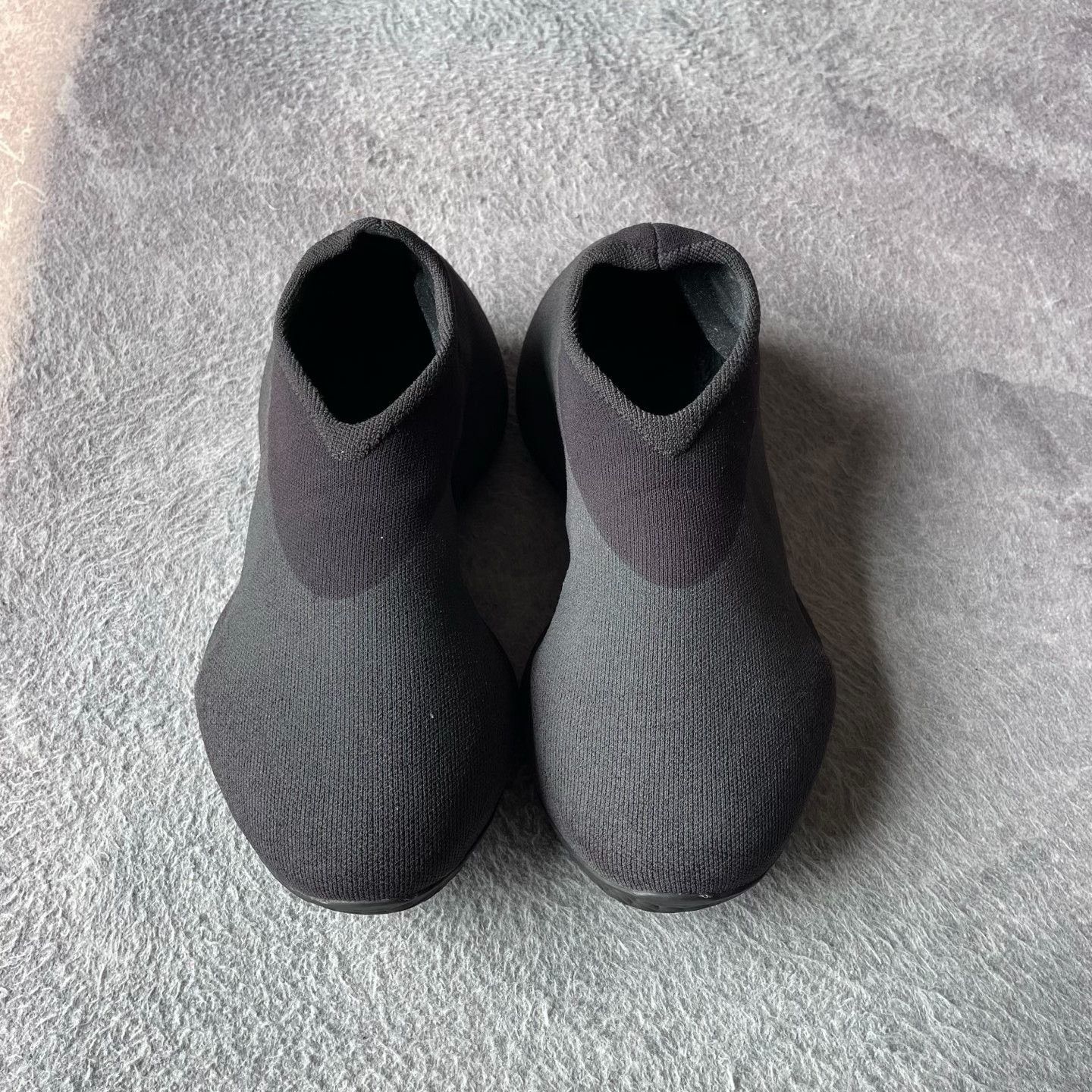 Yeezy Yeezy Running Black Lowtop Sneakers 40 Men Size US 7.5 / EU 40-41 - 2 Thumbnail