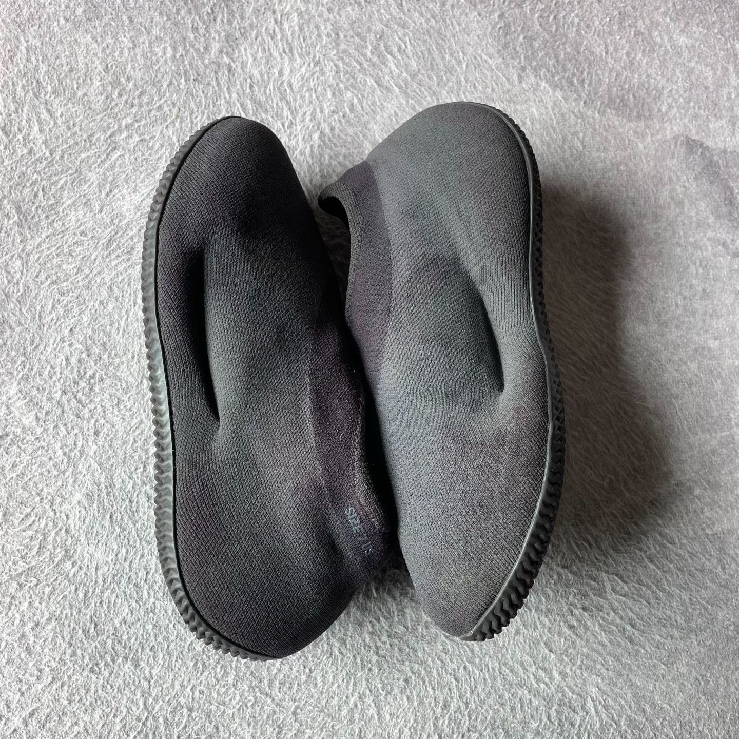 Yeezy Yeezy Running Black Lowtop Sneakers 40 Men Size US 7.5 / EU 40-41 - 8 Thumbnail