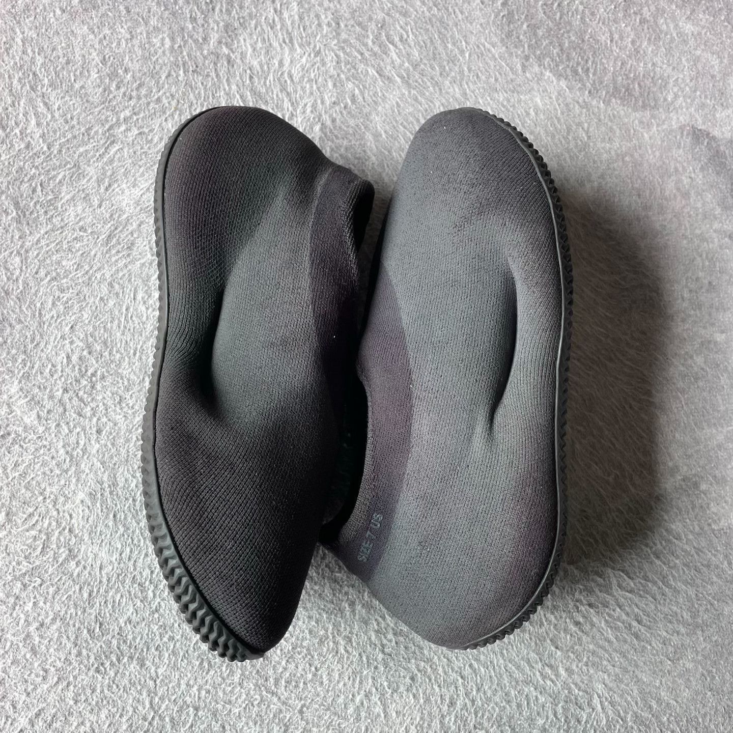 Yeezy Yeezy Running Black Lowtop Sneakers 40 Men Size US 7.5 / EU 40-41 - 9 Thumbnail