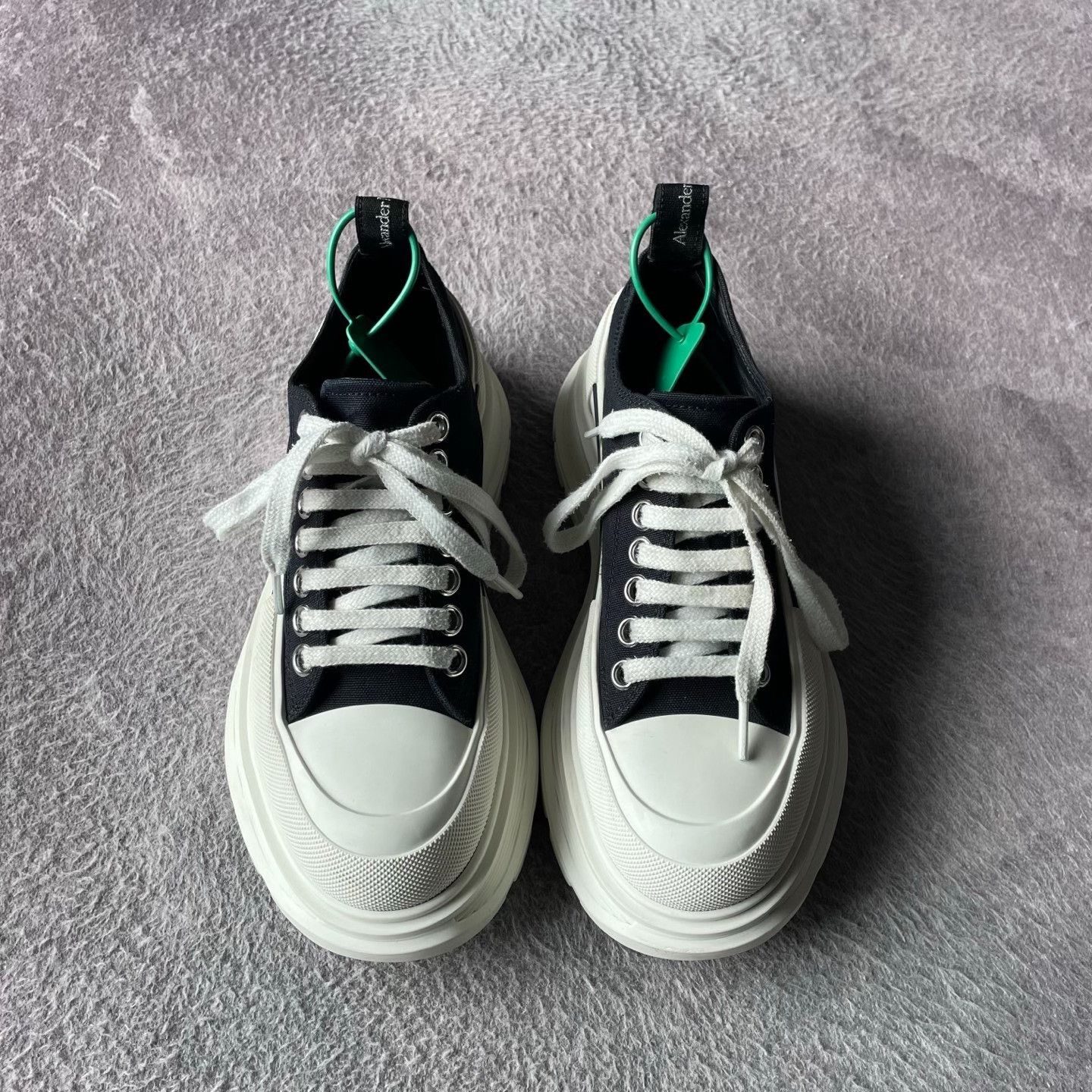 Alexander McQueen Alexander McQueen White Hitop Sneakers 38 Men Size US 6 / EU 39 - 2 Thumbnail