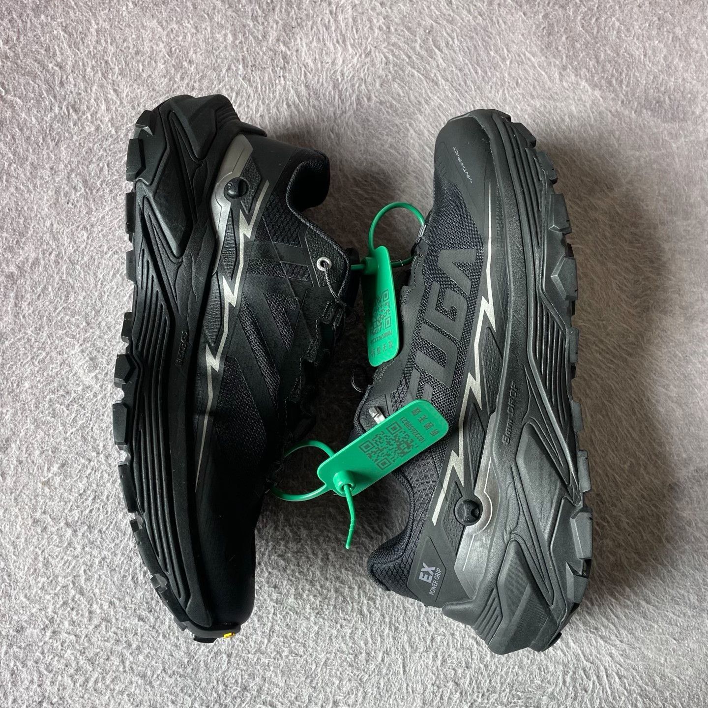Yeezy Yeezy Black Lowtop Sneakers 42 Men Size US 9 / EU 42 - 8 Thumbnail