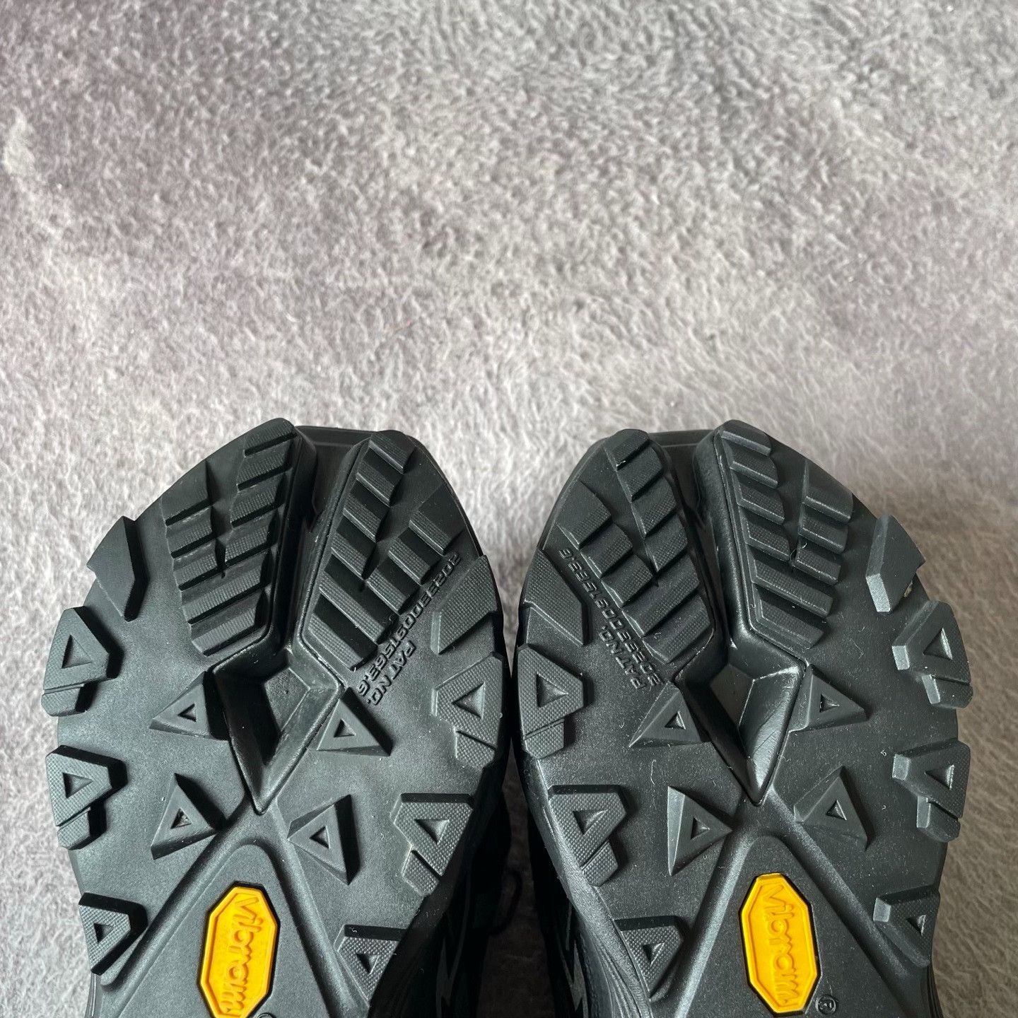 Yeezy Yeezy Black Lowtop Sneakers 42 Men Size US 9 / EU 42 - 5 Thumbnail