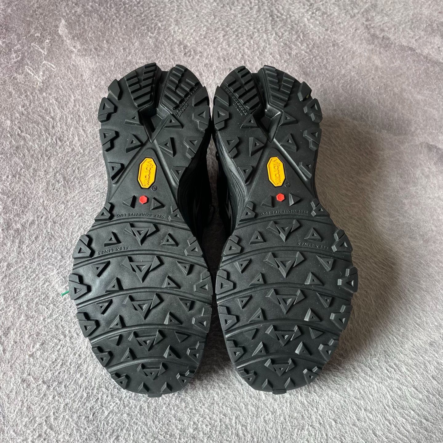 Yeezy Yeezy Black Lowtop Sneakers 42 Men Size US 9 / EU 42 - 4 Thumbnail
