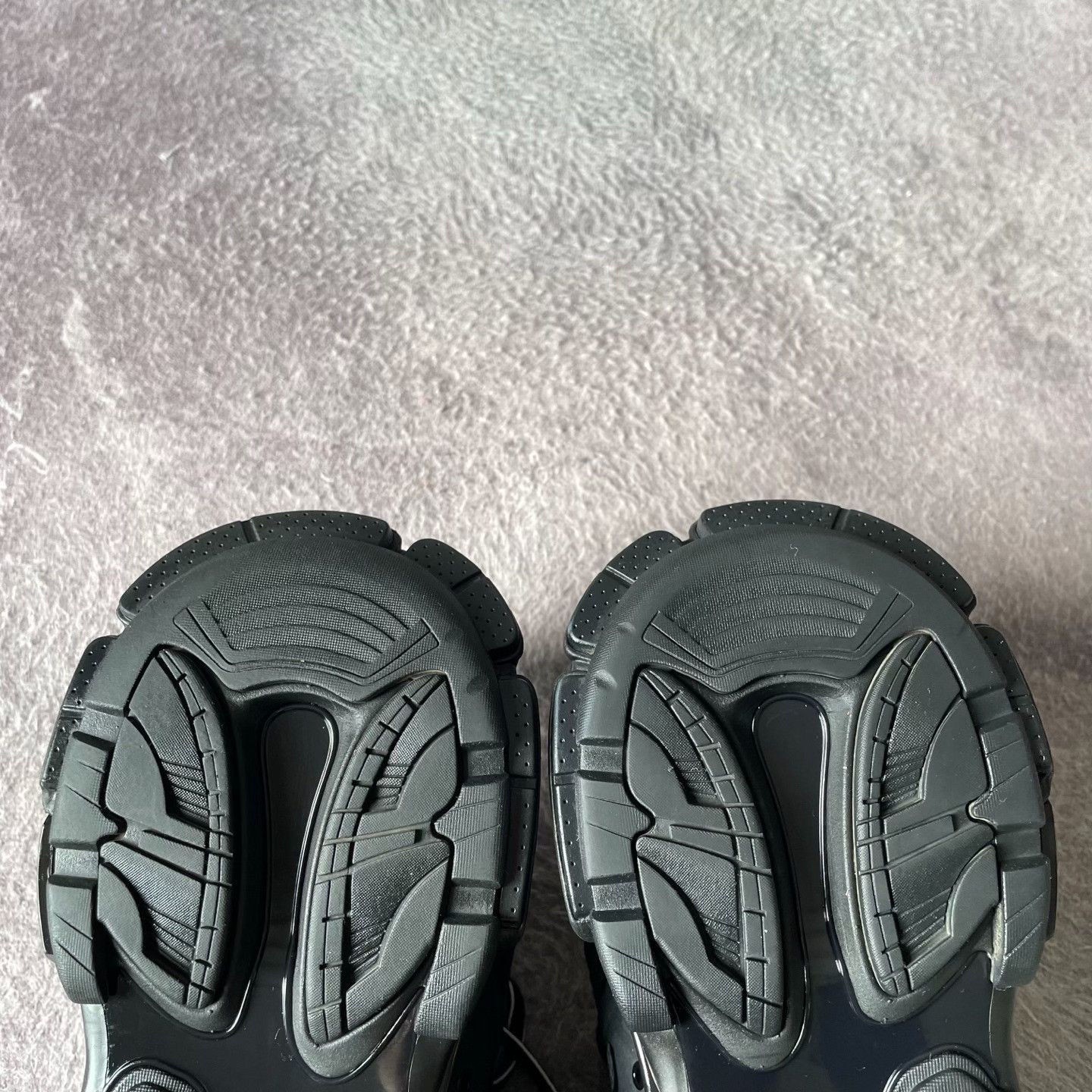 Balenciaga Balenciaga Black Lowtop Sneakers 41 Men Size US 8.5 / EU 41-42 - 5 Thumbnail