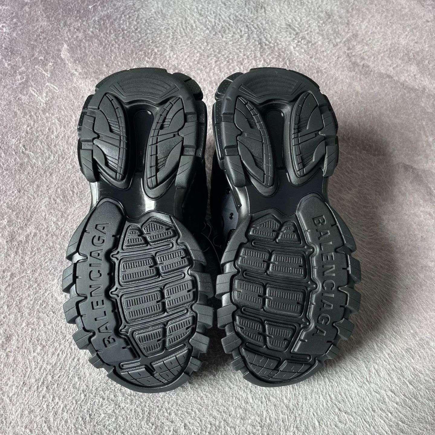 Balenciaga Balenciaga Black Lowtop Sneakers 41 Men Size US 8.5 / EU 41-42 - 4 Thumbnail