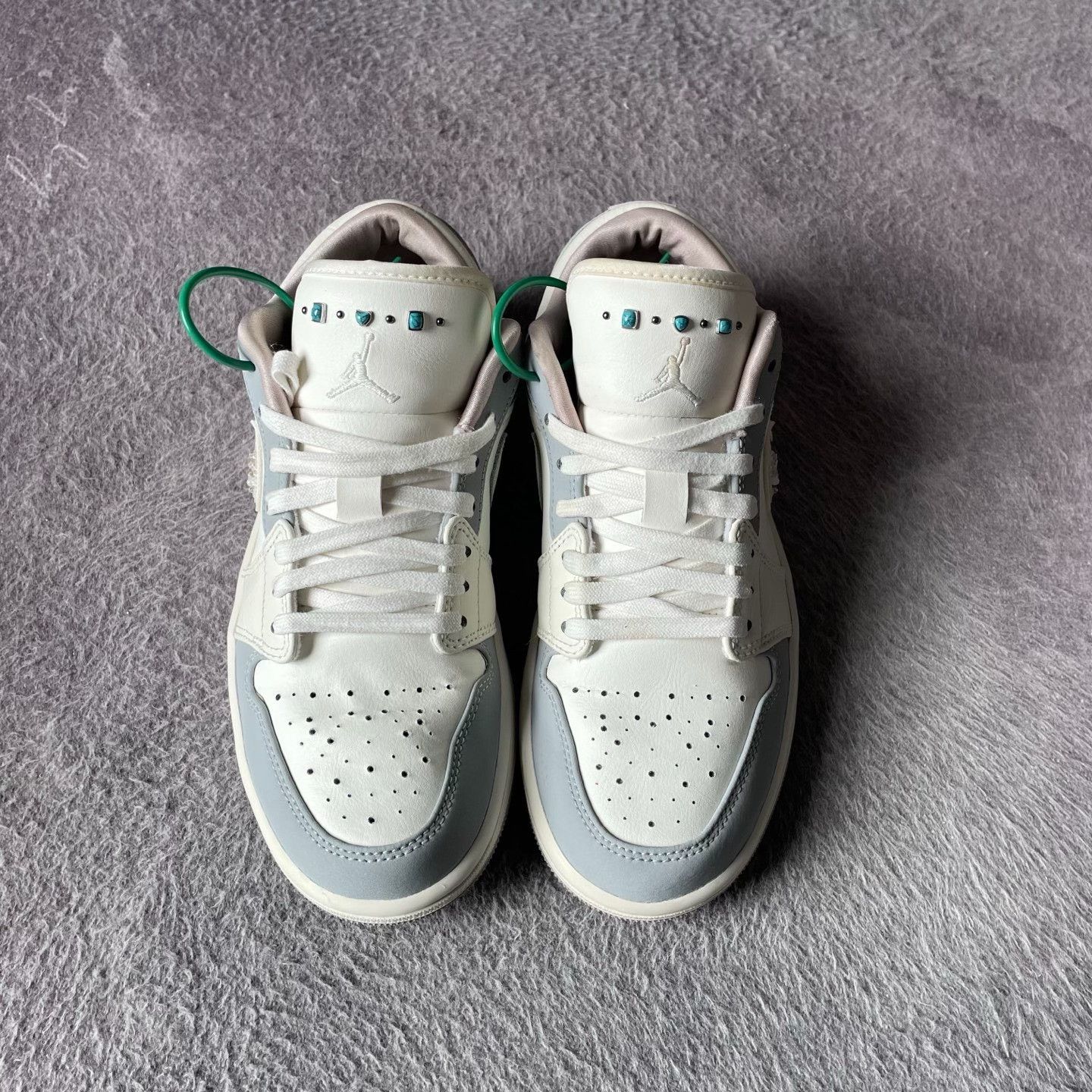 Nike Nike White Lowtop Sneakers 38 Men Size US 6 / EU 39 - 2 Thumbnail