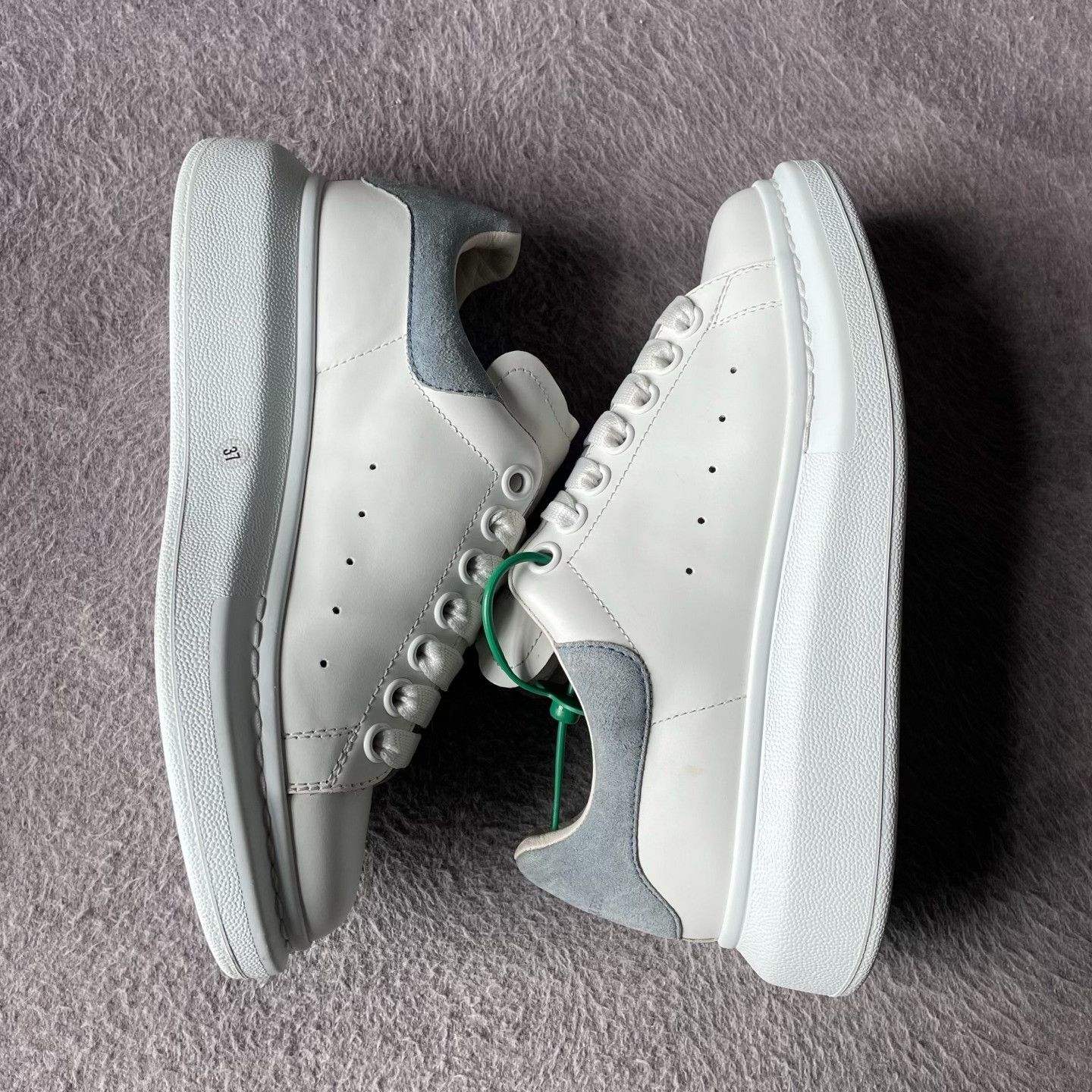 Alexander McQueen Alexander McQueen White Lowtop Sneakers 37 Women Size US 6.5 / IT 36.5 - 9 Thumbnail