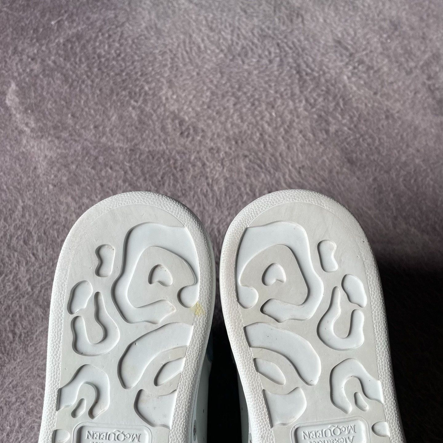 Alexander McQueen Alexander McQueen White Lowtop Sneakers 37 Women Size US 6.5 / IT 36.5 - 5 Thumbnail