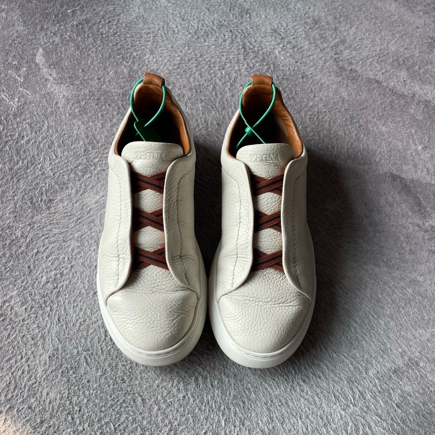 Nike Nike White Lowtop Sneakers S Men Size US 10 / EU 43 - 2 Thumbnail