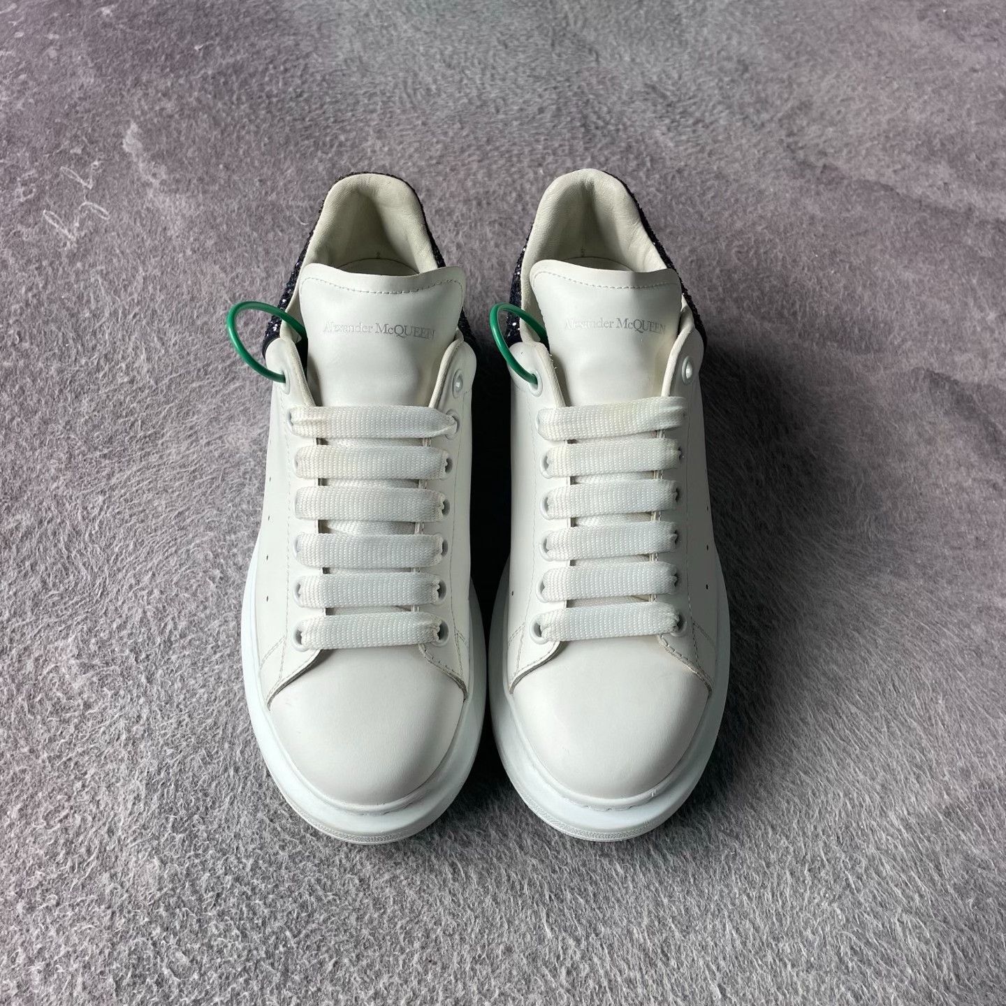 Alexander McQueen Alexander McQueen Blue Lowtop Sneakers 39 Women Size US 8.5 / IT 38.5 - 2 Thumbnail
