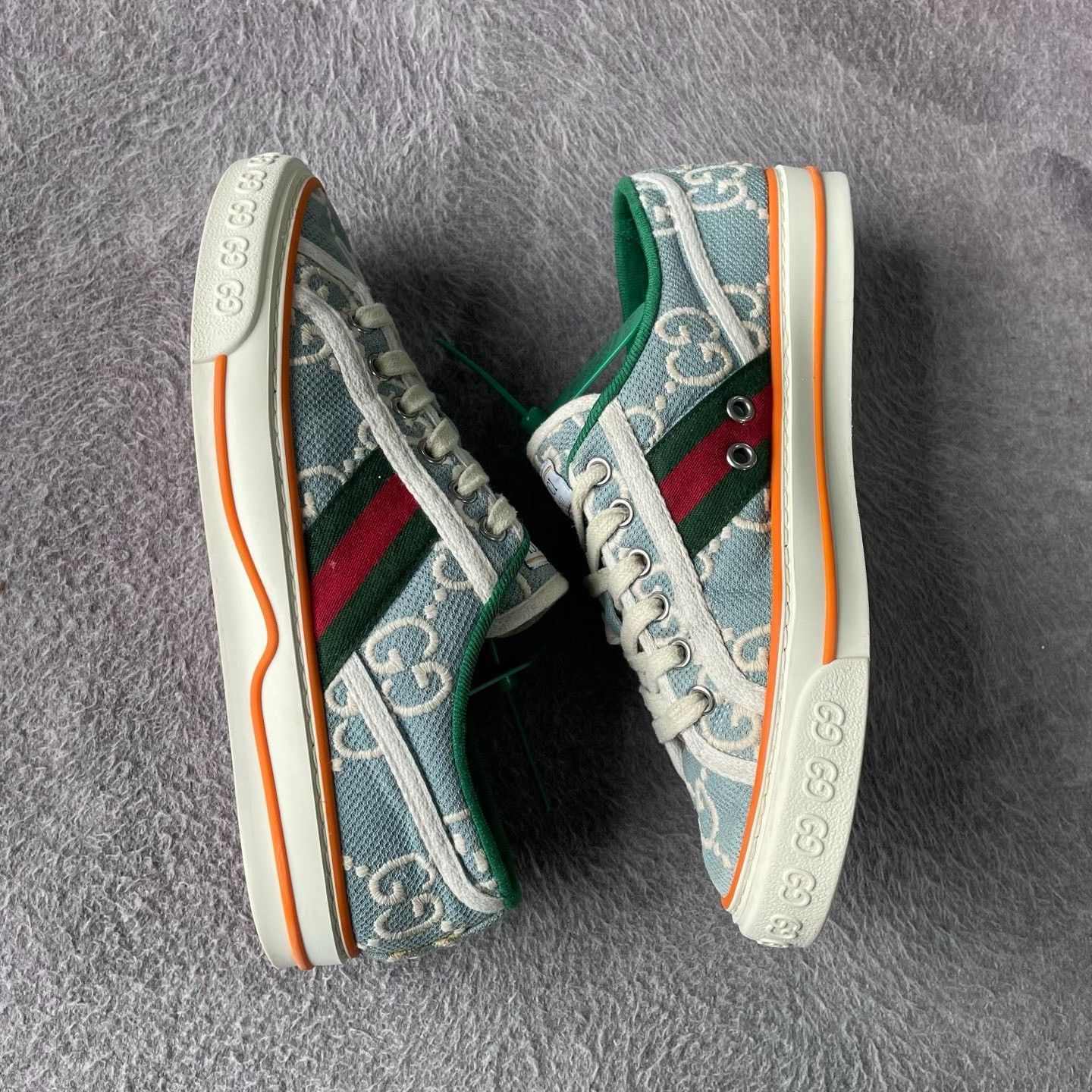 Gucci Gucci Blue Lowtop Sneakers 37 Women Size US 6.5 / IT 36.5 - 7 Thumbnail
