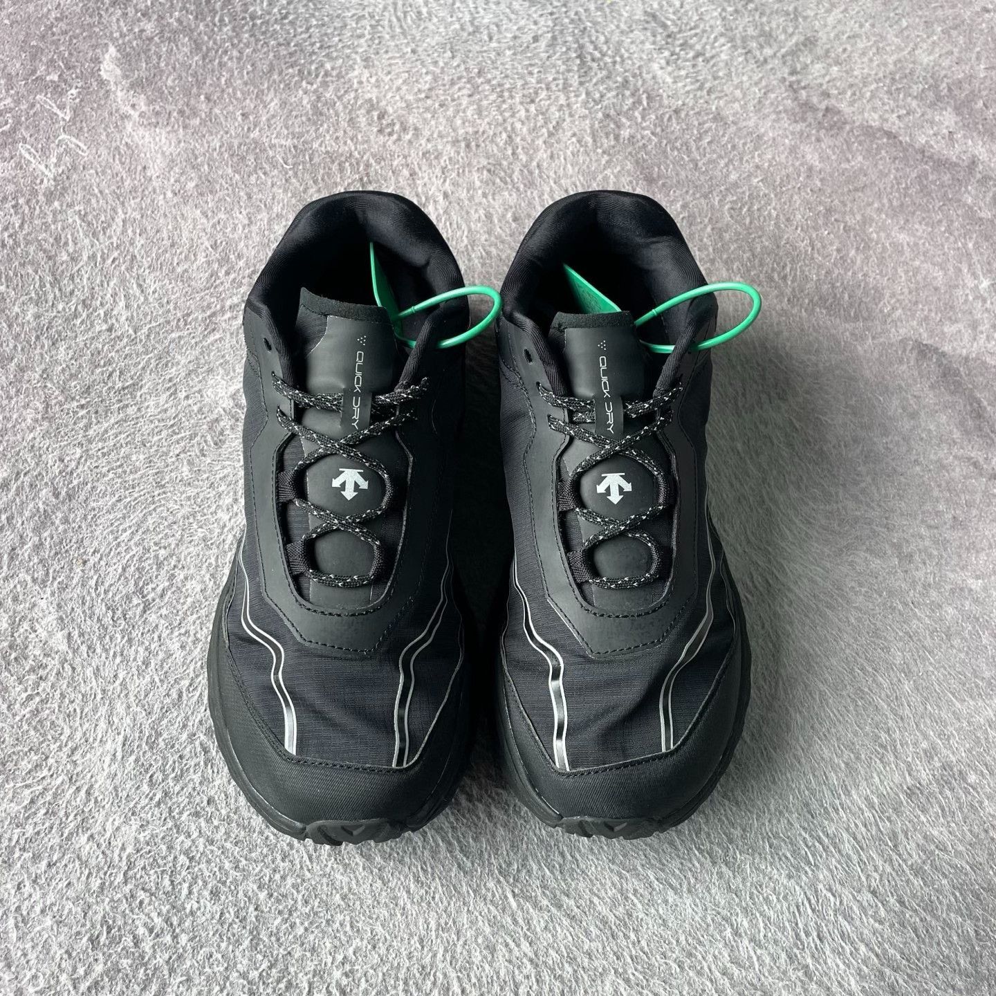 Descente Descente Black Lowtop Sneakers 41 Men Size US 8.5 / EU 41-42 - 2 Thumbnail