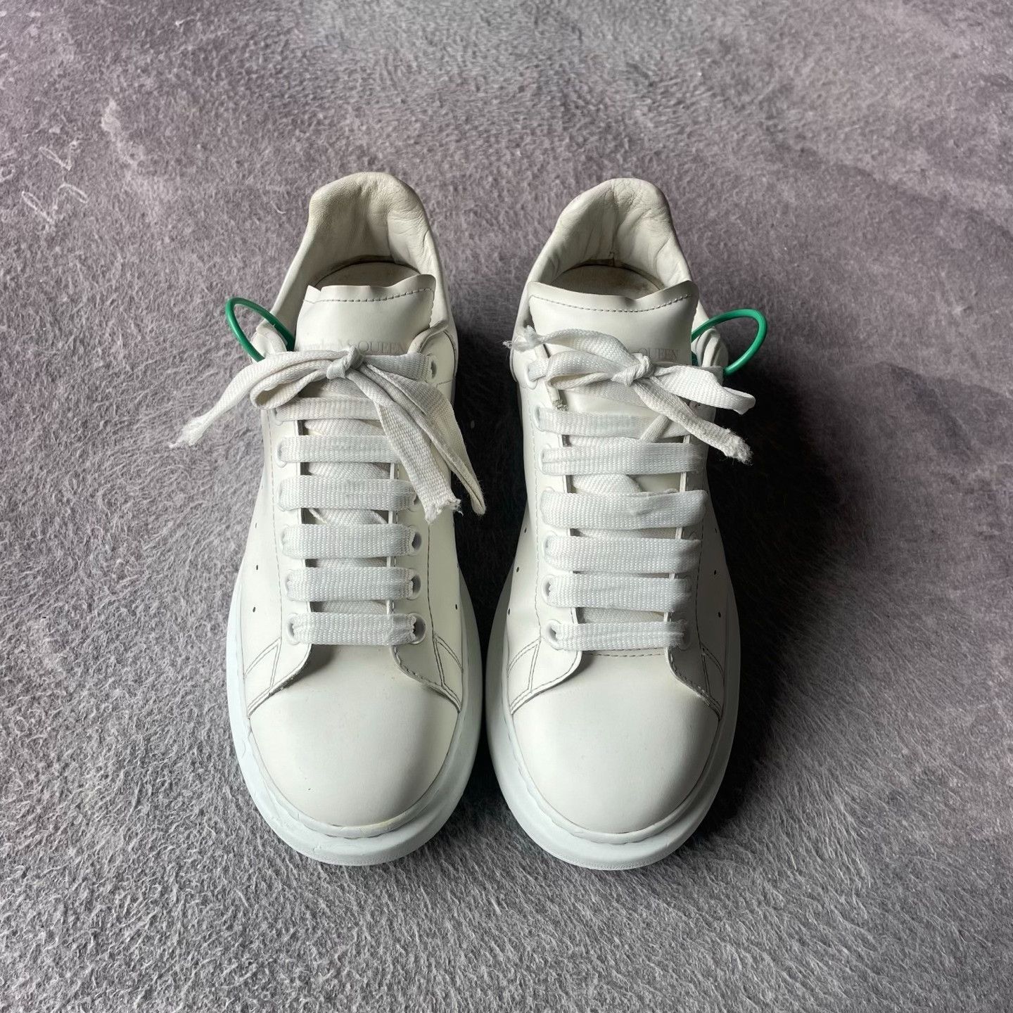 Alexander McQueen Alexander McQueen White Lowtop Sneakers 41 Men Size US 8.5 / EU 41-42 - 2 Thumbnail