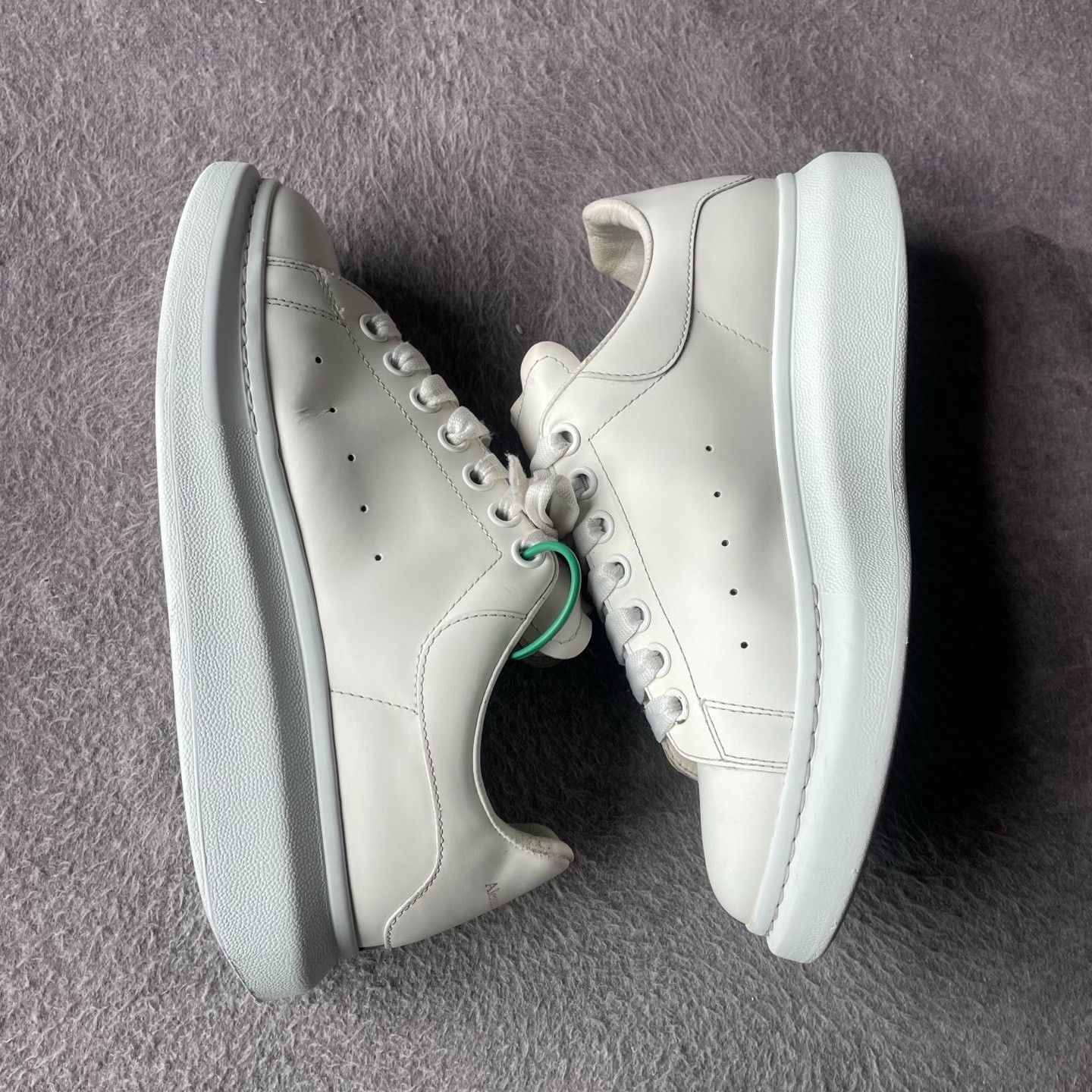 Alexander McQueen Alexander McQueen White Lowtop Sneakers 41 Men Size US 8.5 / EU 41-42 - 6 Thumbnail