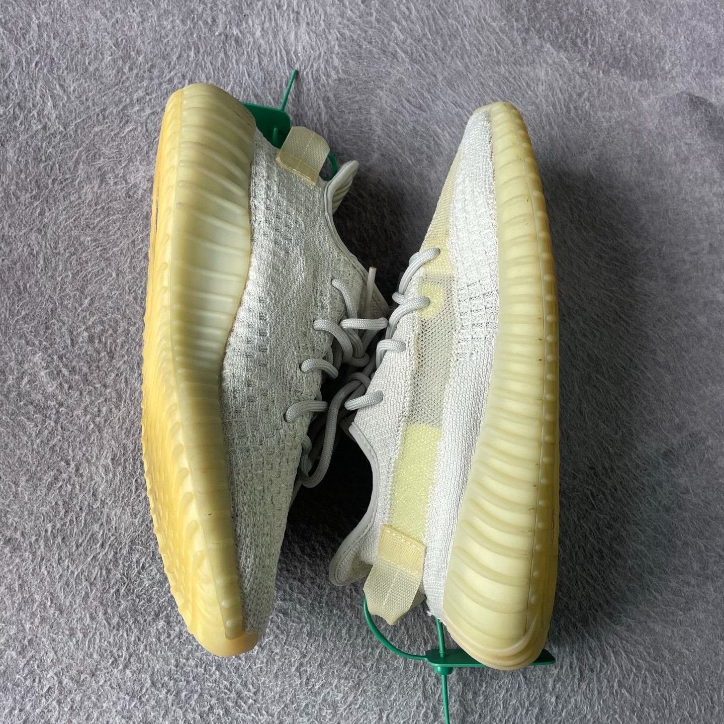 Yeezy Yeezy Yellow Lowtop Sneakers 42 Men Size US 9 / EU 42 - 7 Thumbnail