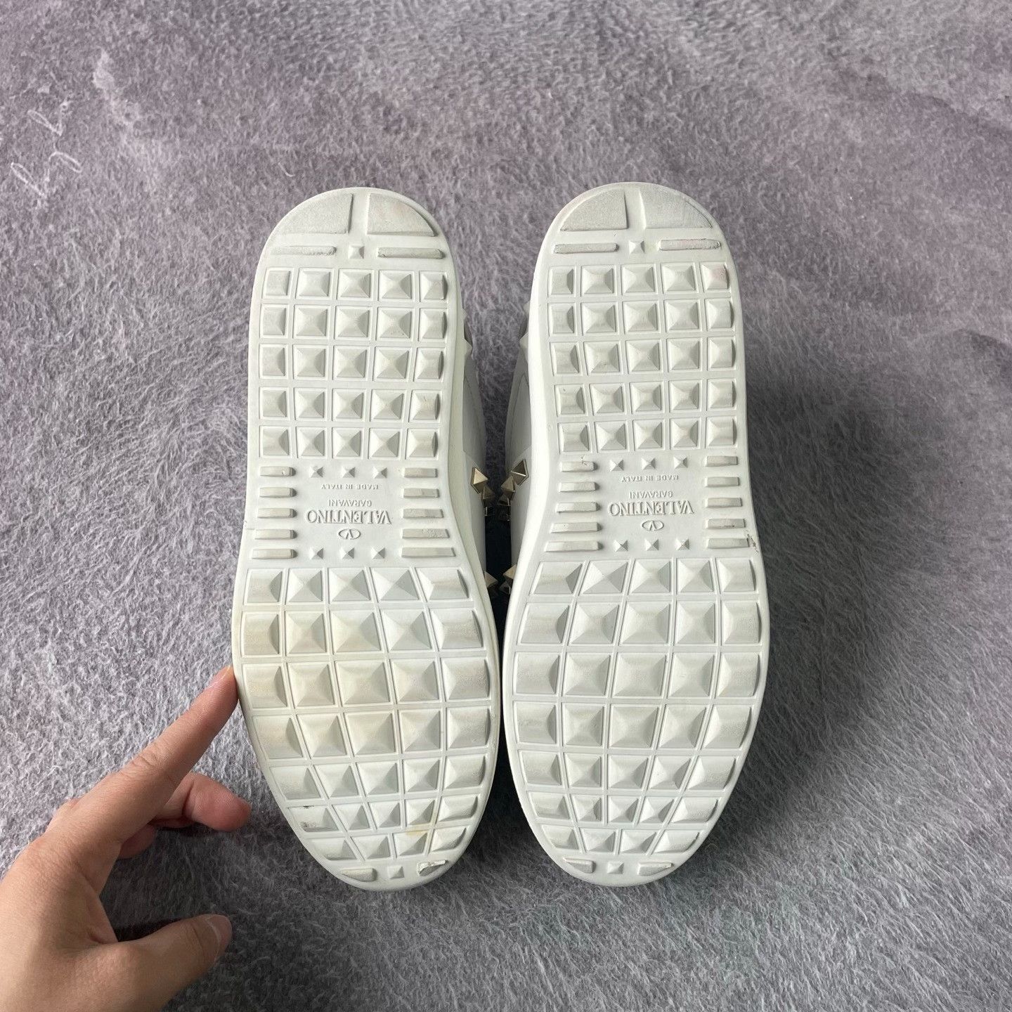 Valentino Valentino White Lowtop Sneakers S Women Size US 6 / IT 36 - 4 Thumbnail