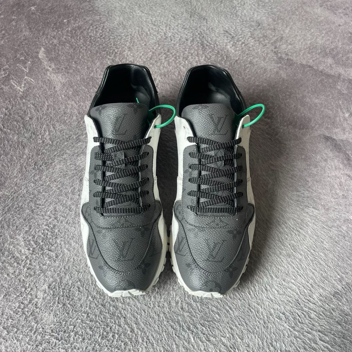 Louis Vuitton Louis Vuitton White Lowtop Sneakers 41 Men Size US 8.5 / EU 41-42 - 2 Thumbnail