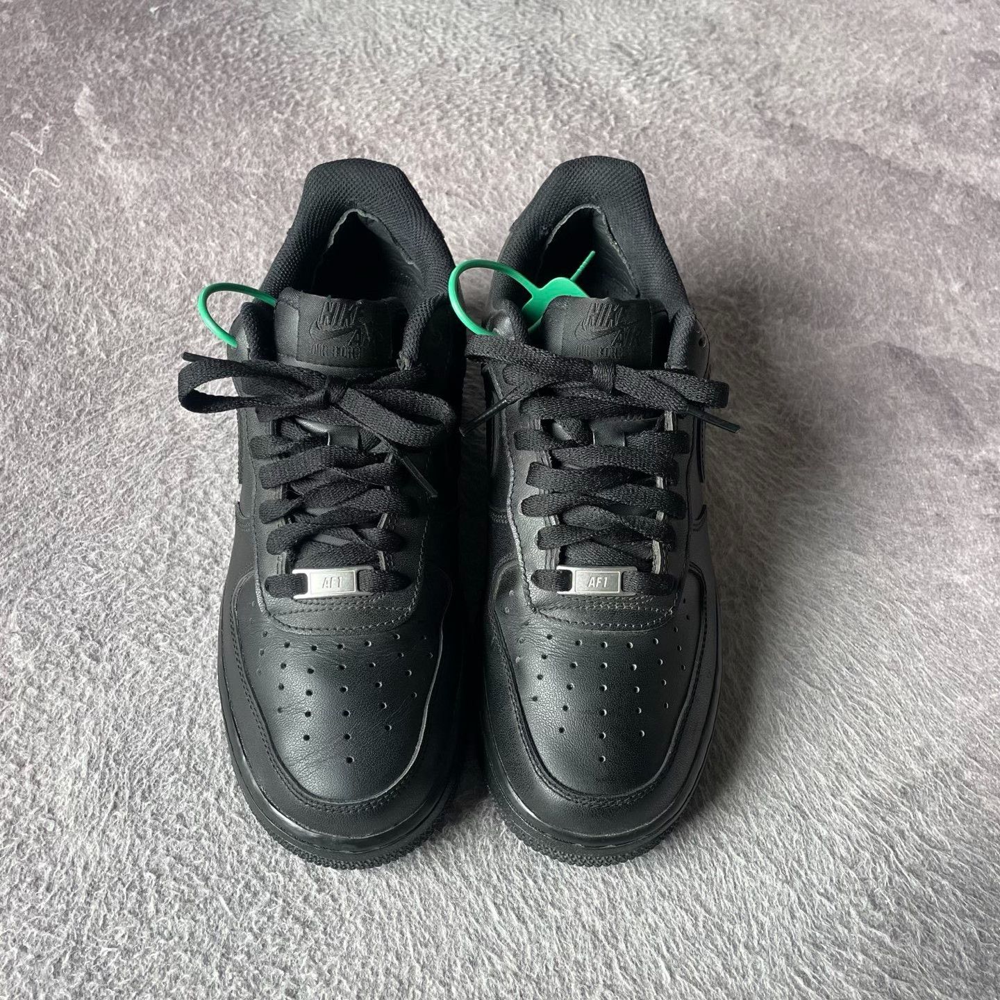 Nike Nike Black Lowtop Sneakers 41 Men Size US 8.5 / EU 41-42 - 2 Thumbnail
