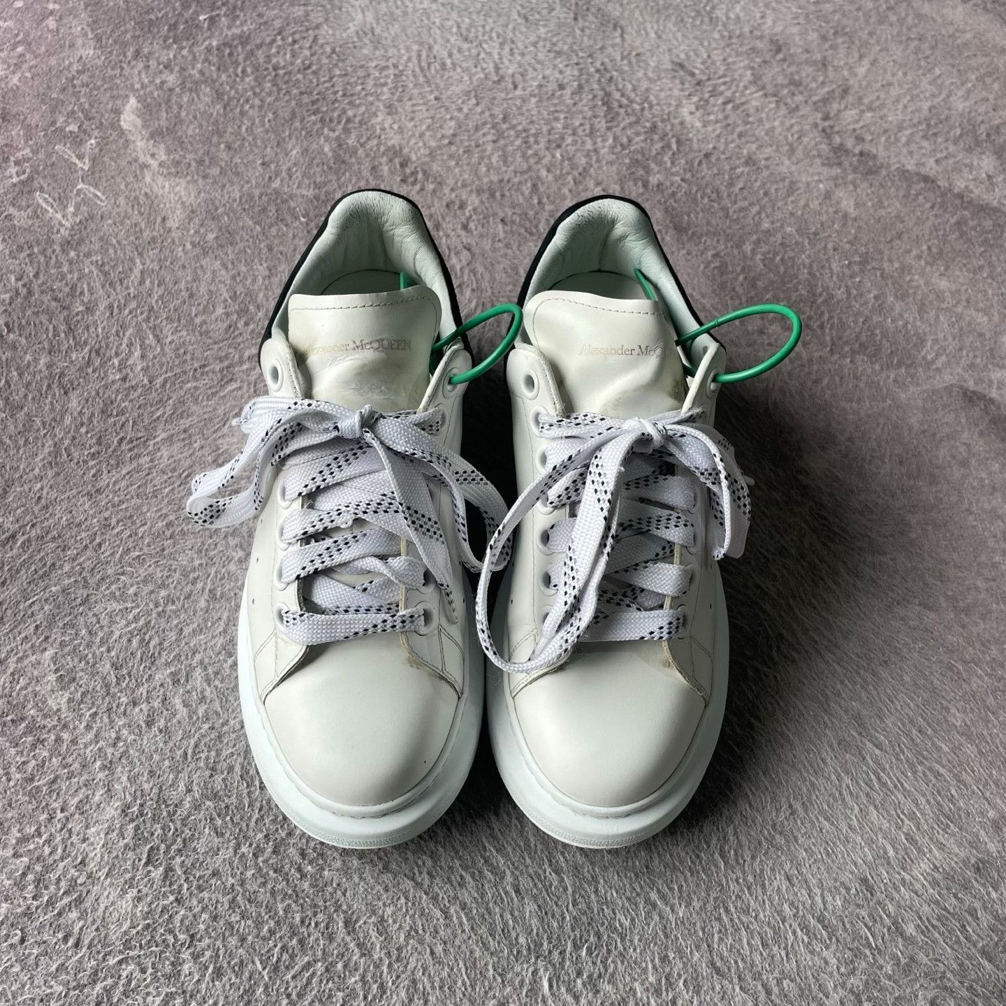 Alexander McQueen Alexander McQueen White Lowtop Sneakers 36 Women Size US 6 / IT 36 - 2 Thumbnail